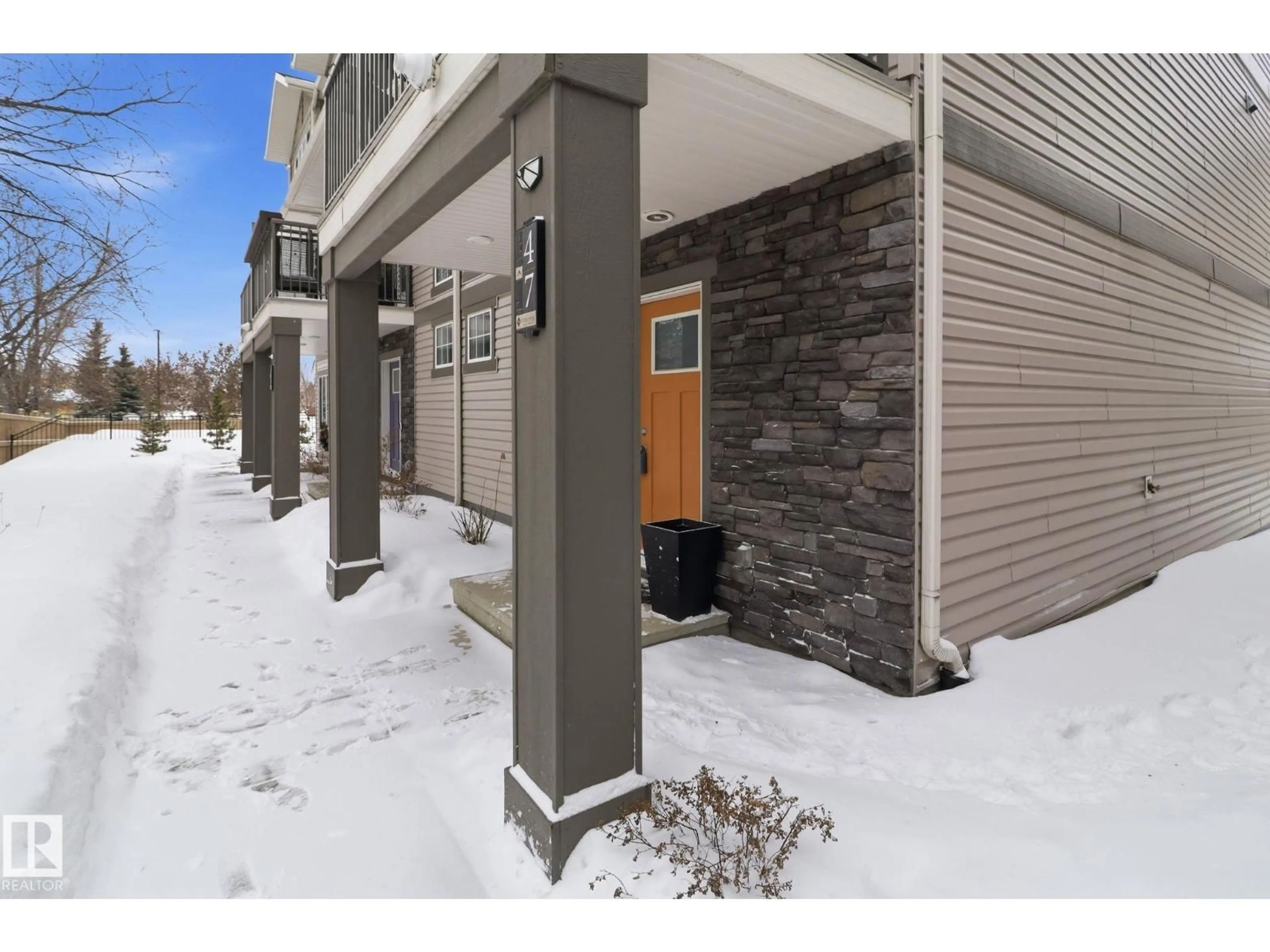 Indoor entryway for #47 - 12815 CUMBERLAND RD, Edmonton Alberta T6V0M2