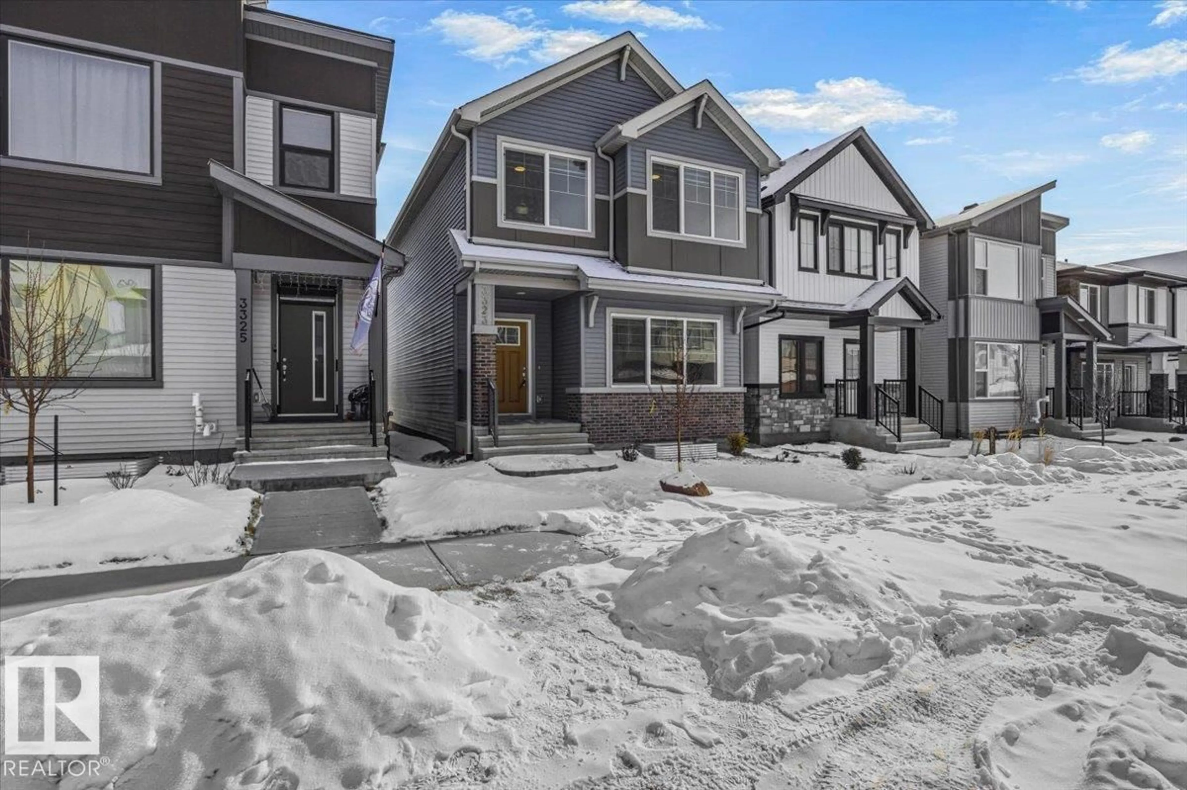 Home with vinyl exterior material, street for 3323 ERLANGER BN, Edmonton Alberta T6M3A6