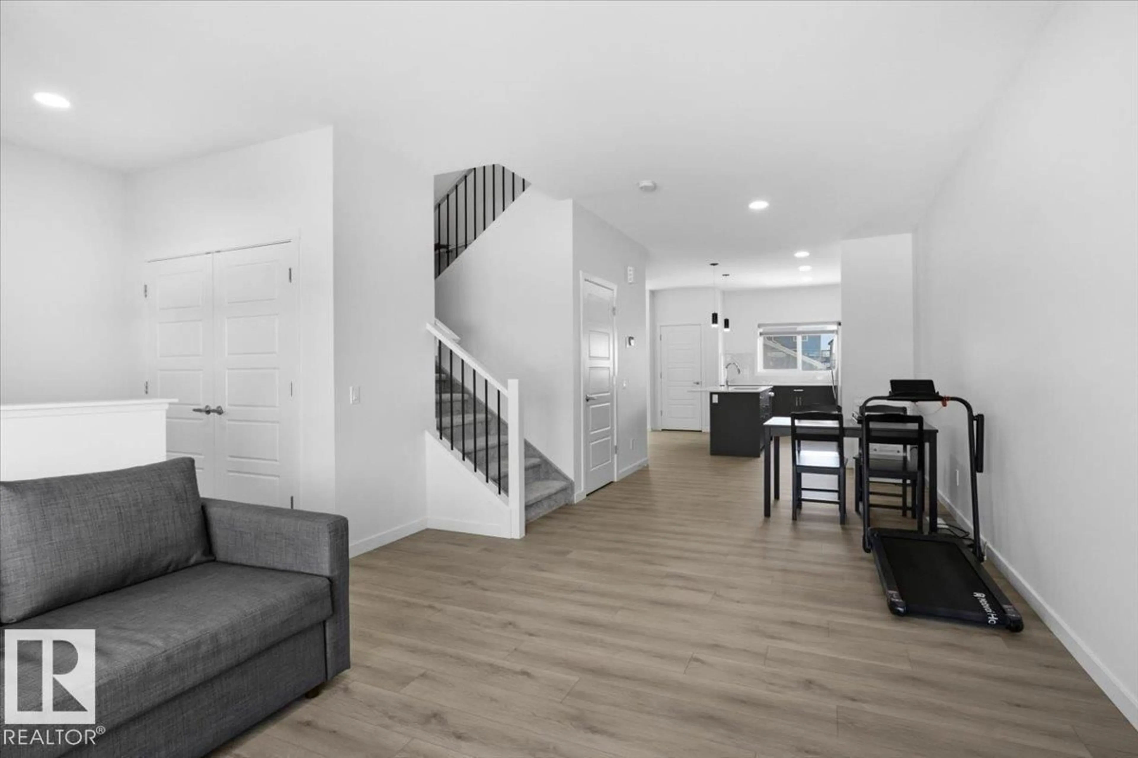 Unknown for 3323 ERLANGER BN, Edmonton Alberta T6M3A6