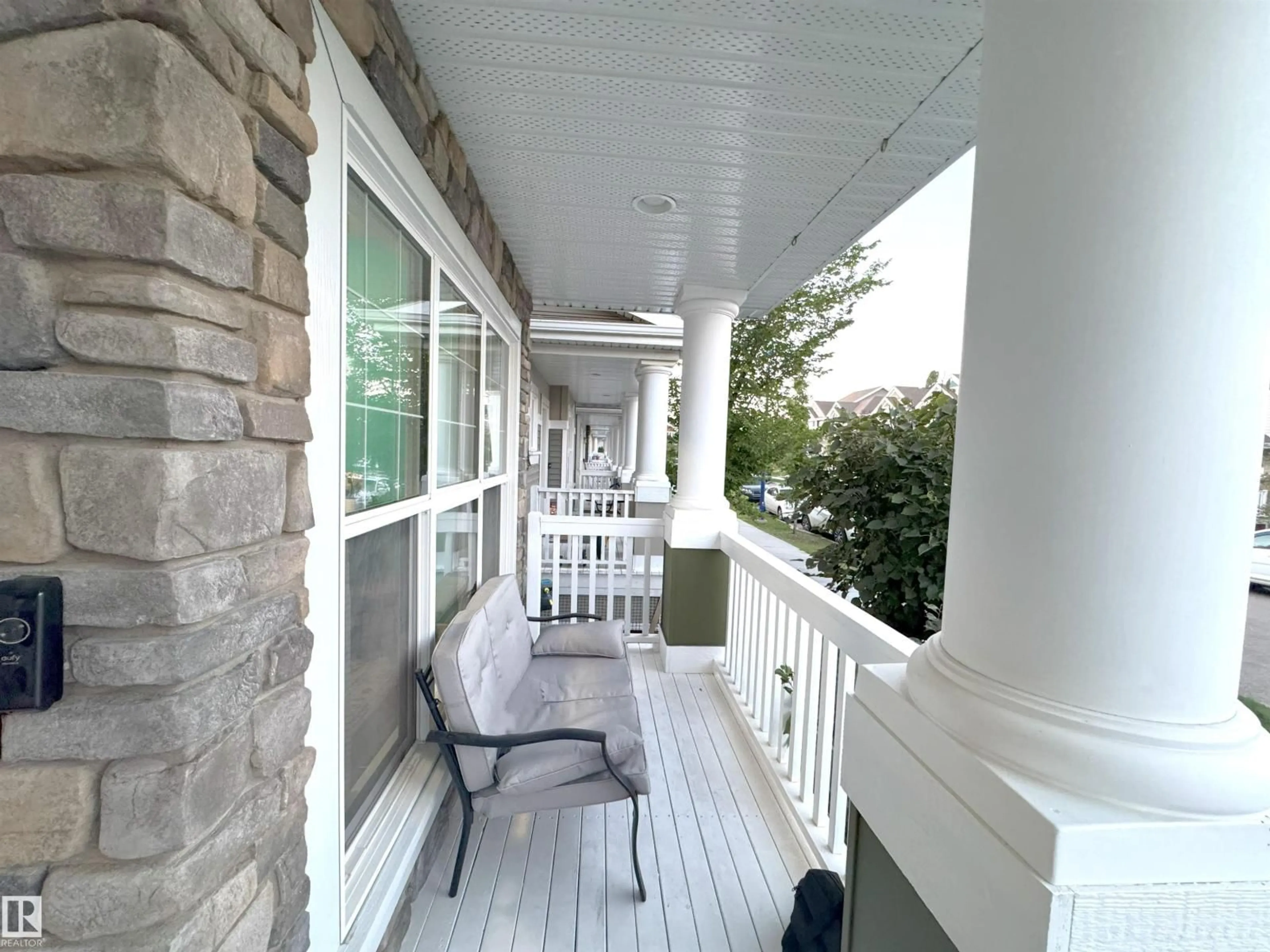 Patio, street for SW - 2336 70 ST, Edmonton Alberta T6X1Z2