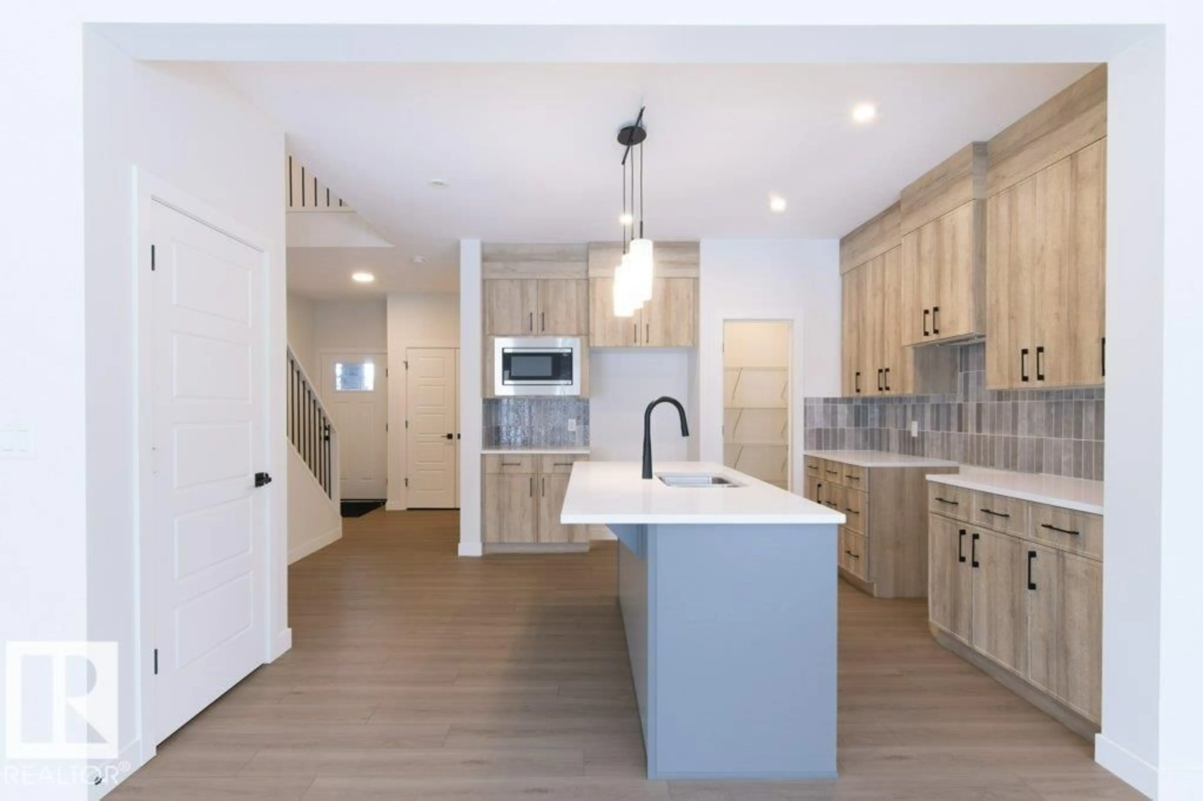 Open concept kitchen, unknown for 147 CATRIA PT, Sherwood Park Alberta T8H3B1