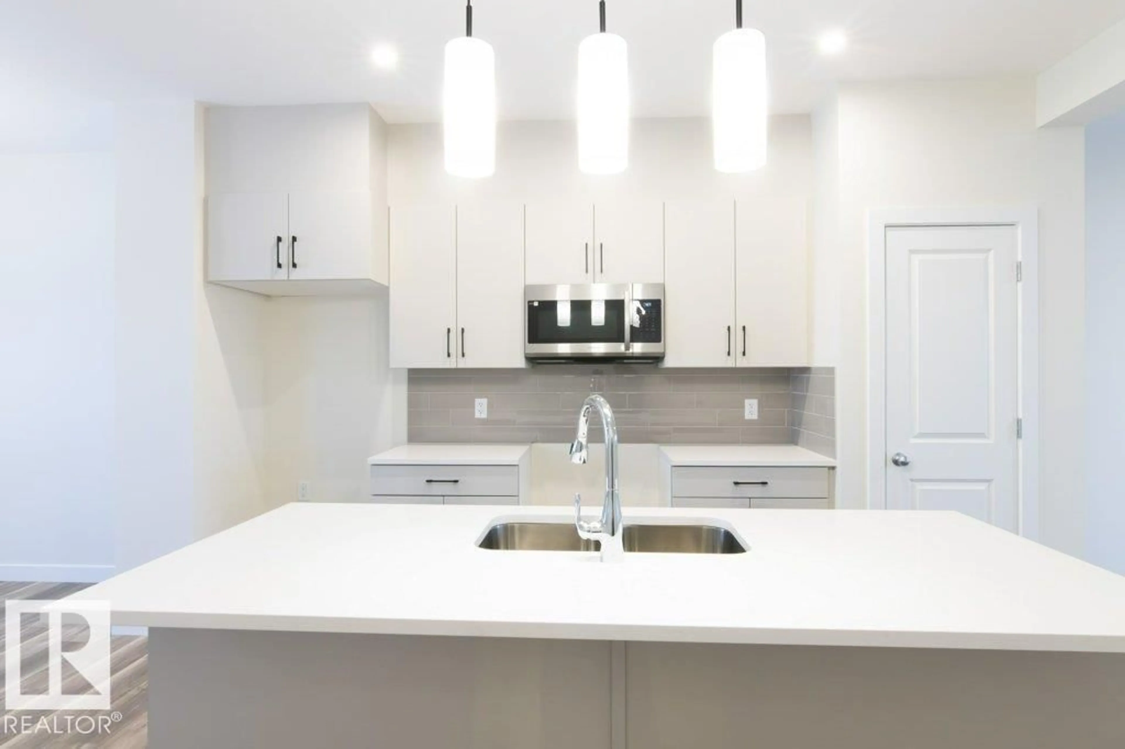 Open concept kitchen, ceramic/tile floor for 675 CAMBRIAN BV, Sherwood Park Alberta T8H3B7