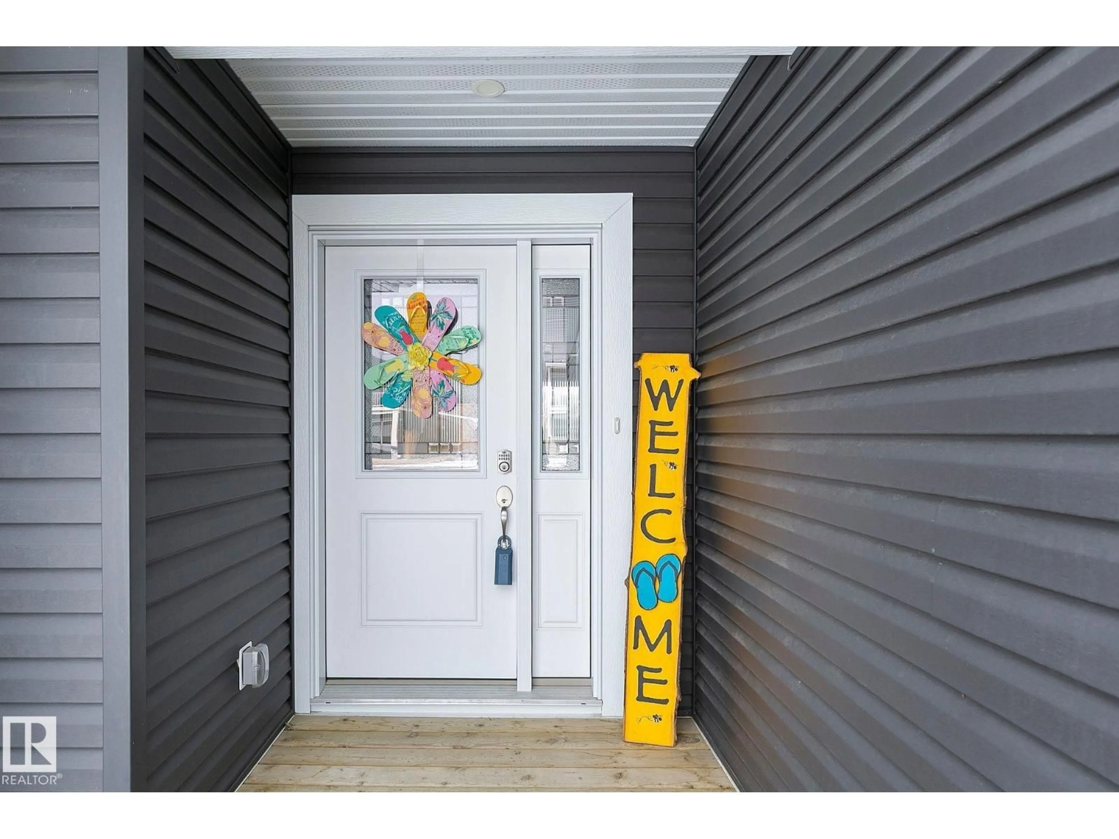 Indoor entryway for 55101 STE. ANNE TR, Rural Lac Ste. Anne County Alberta T0E0L0