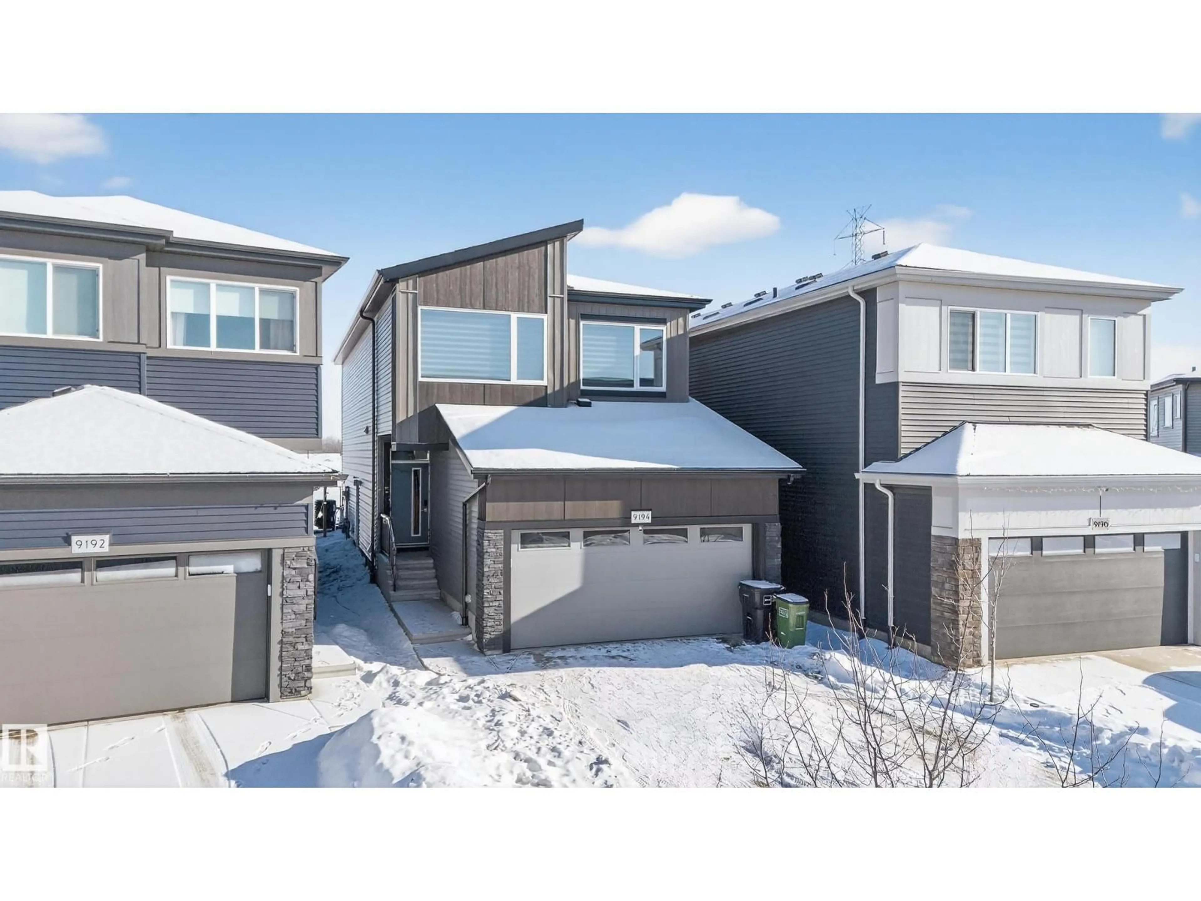 A pic from outside/outdoor area/front of a property/back of a property/a pic from drone, street for SW - 9194 PEAR DRIVE, Edmonton Alberta T6X2Z4
