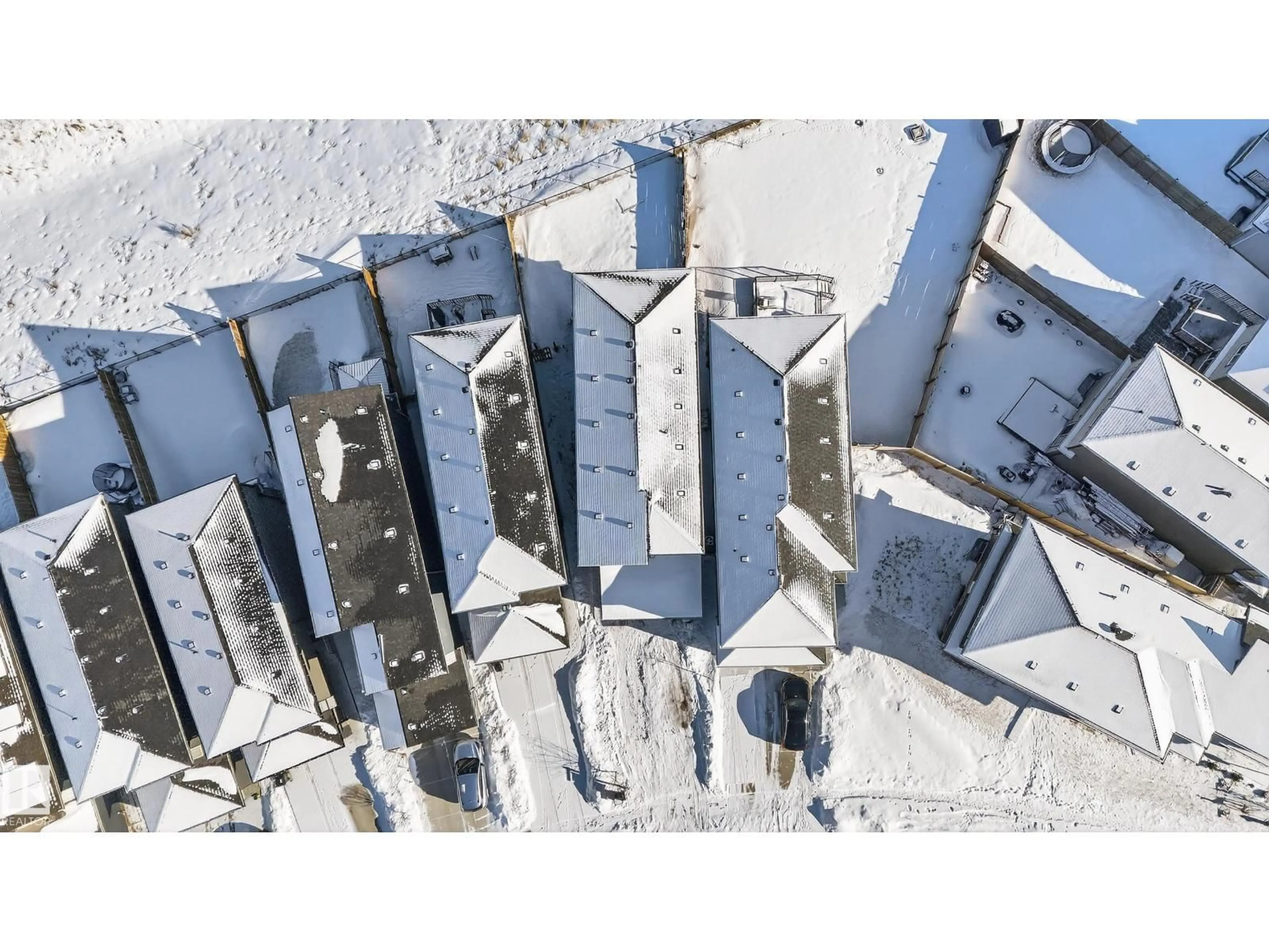 A pic from outside/outdoor area/front of a property/back of a property/a pic from drone, building for SW - 9194 PEAR DRIVE, Edmonton Alberta T6X2Z4