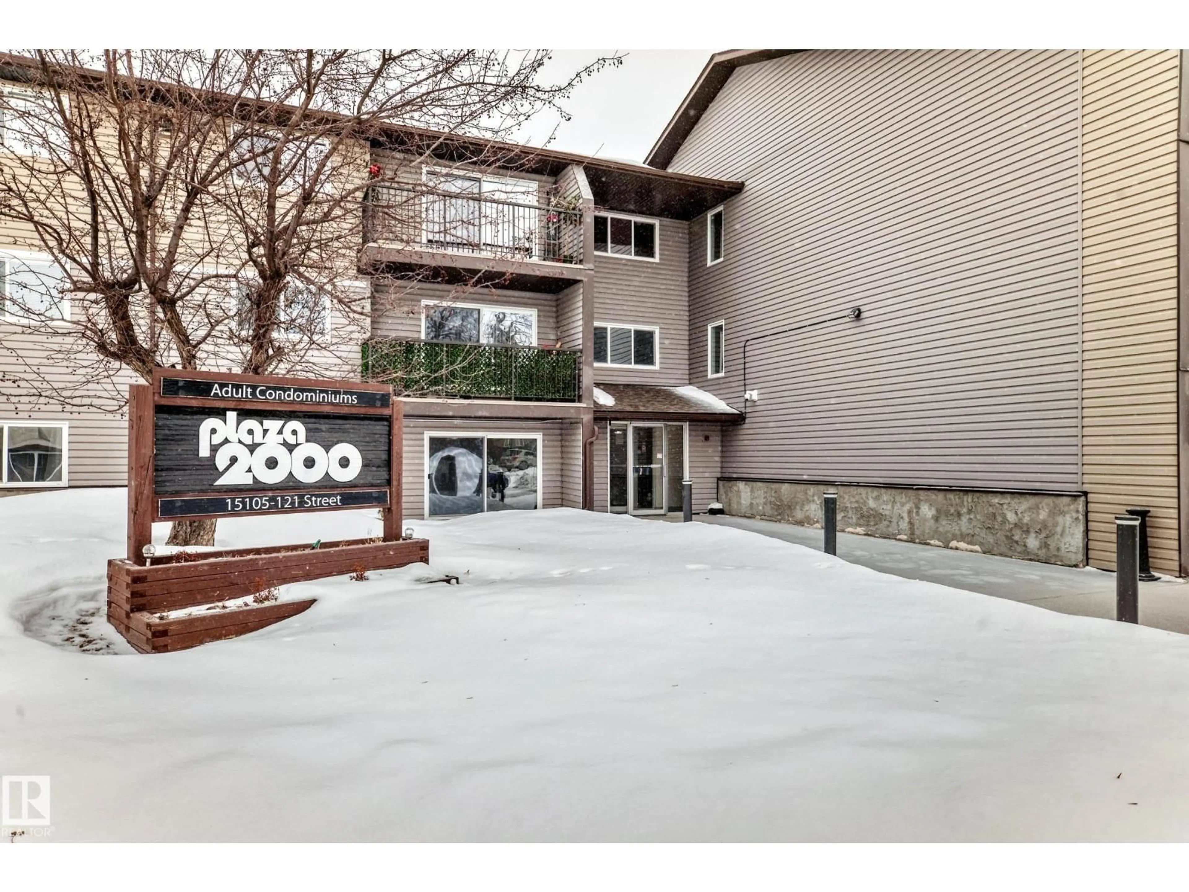 Patio, unknown for 121 15105 121 ST NW, Edmonton Alberta T5X2G3