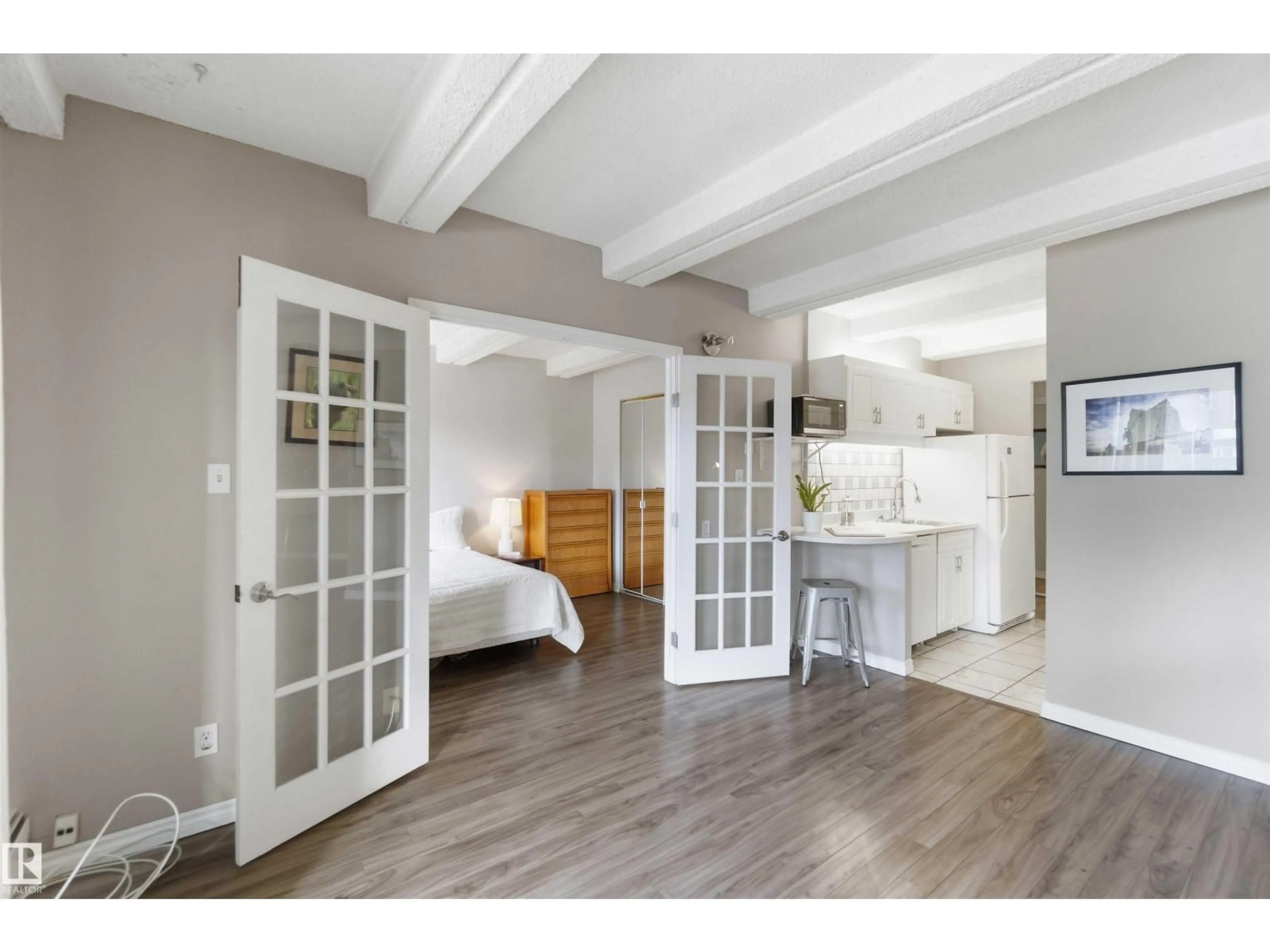 Unknown for 1509 101 ST, Edmonton Alberta T5K2L1