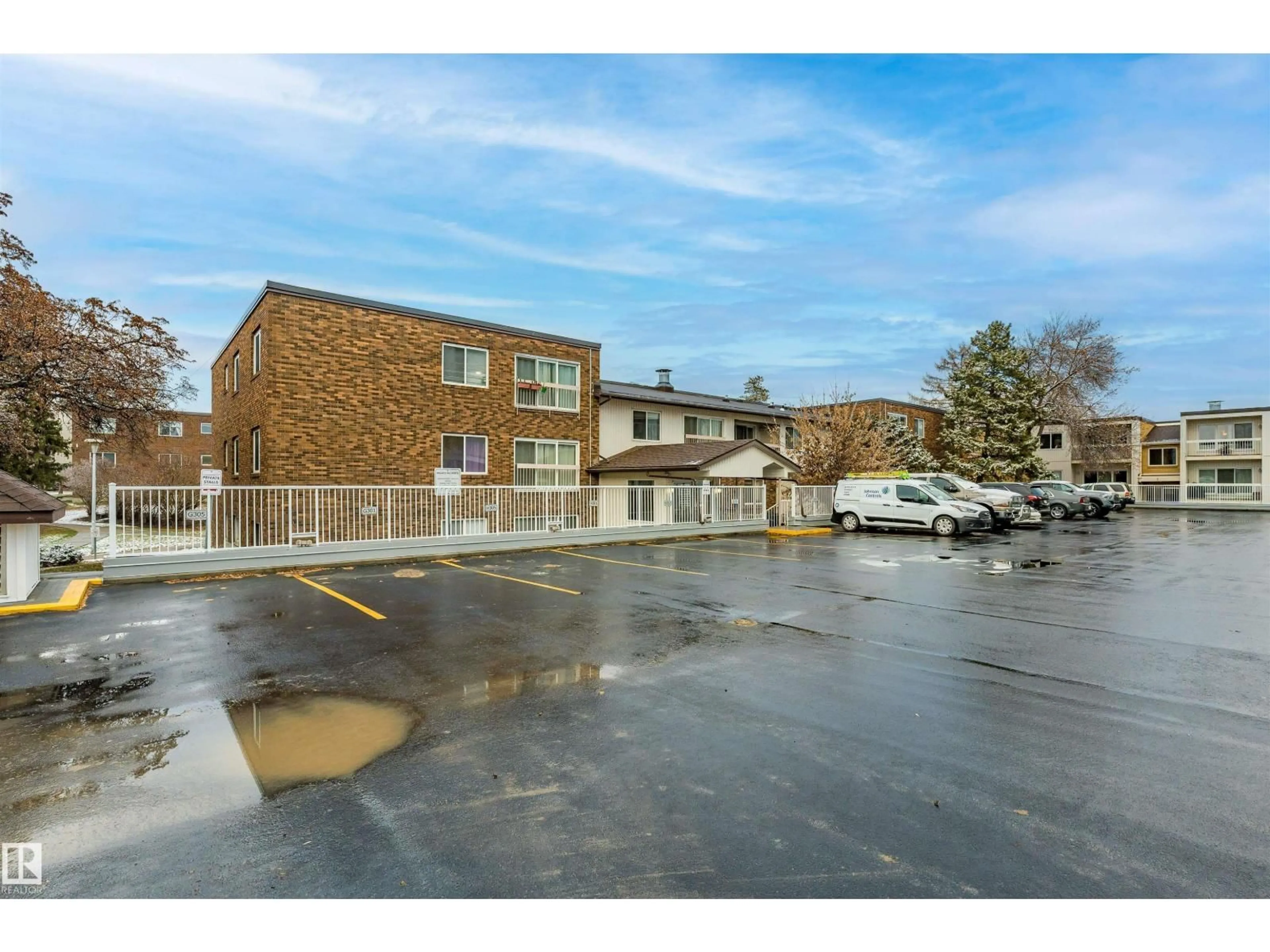 Unknown for 202 - 11450 40 AV NW, Edmonton Alberta T6J0R5