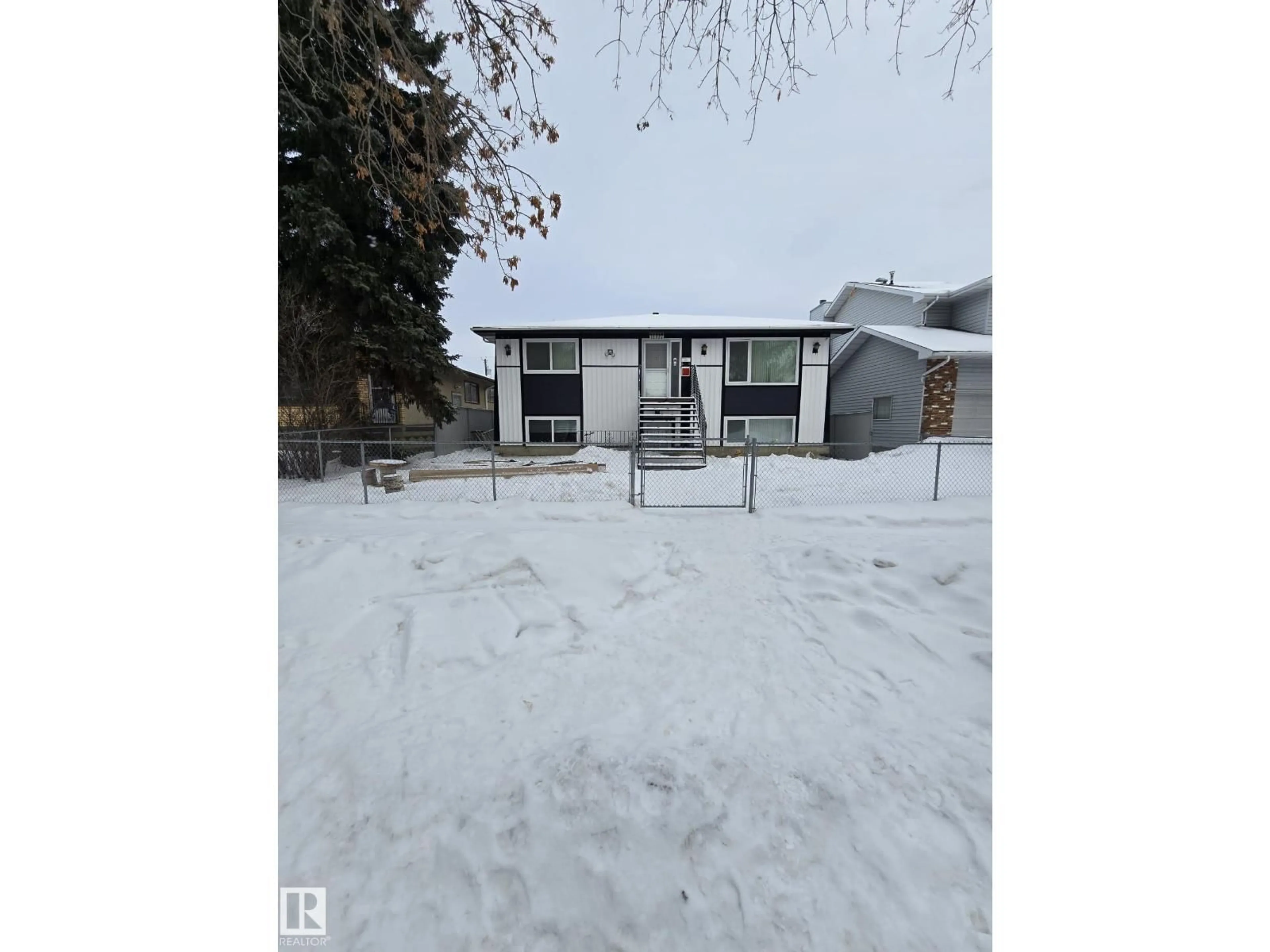A pic from outside/outdoor area/front of a property/back of a property/a pic from drone, street for NW - 11927 85 ST, Edmonton Alberta T5B3G2