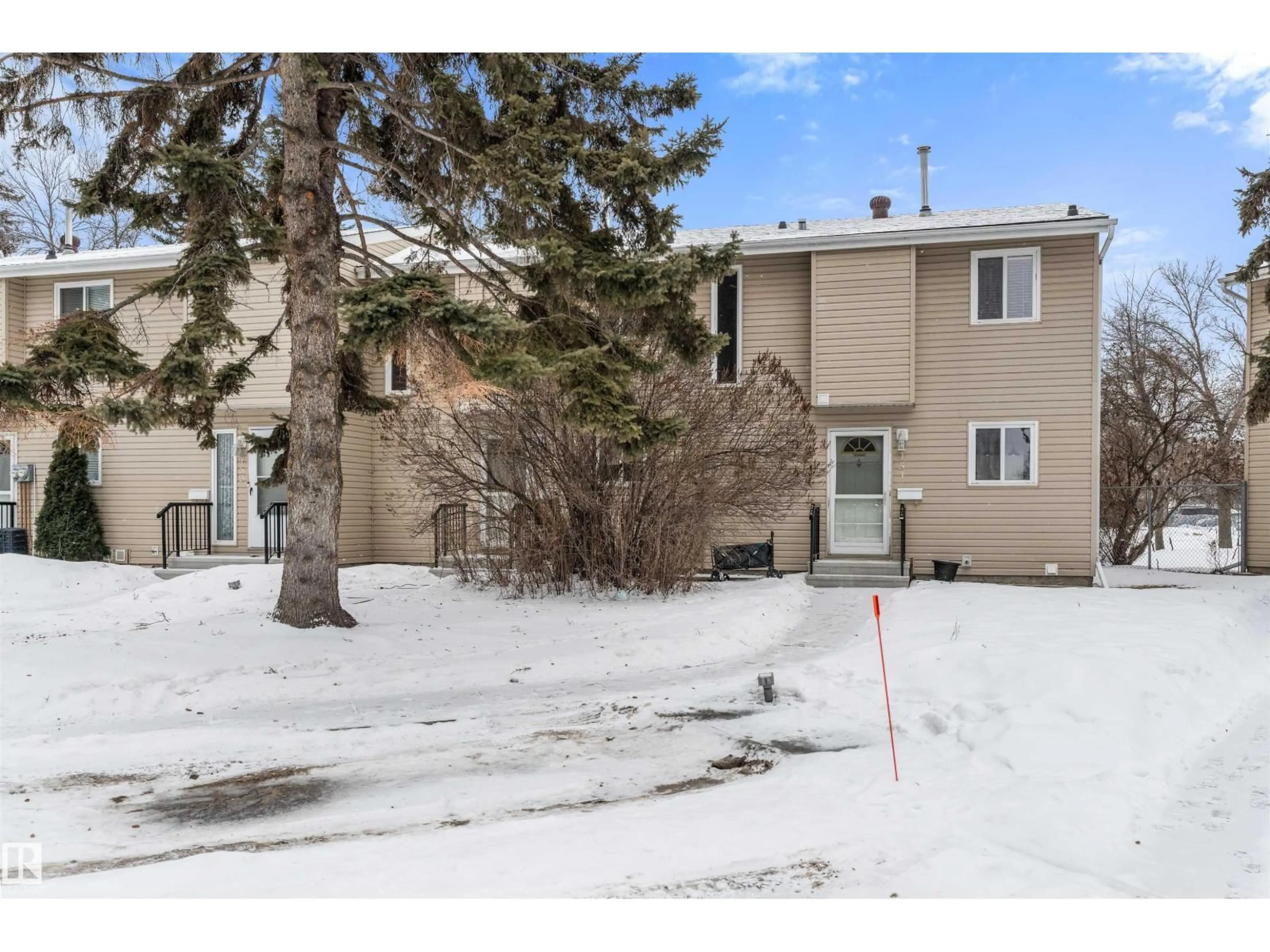 A pic from outside/outdoor area/front of a property/back of a property/a pic from drone, street for 151 BROOKWOOD DR, Spruce Grove Alberta T7X1A5