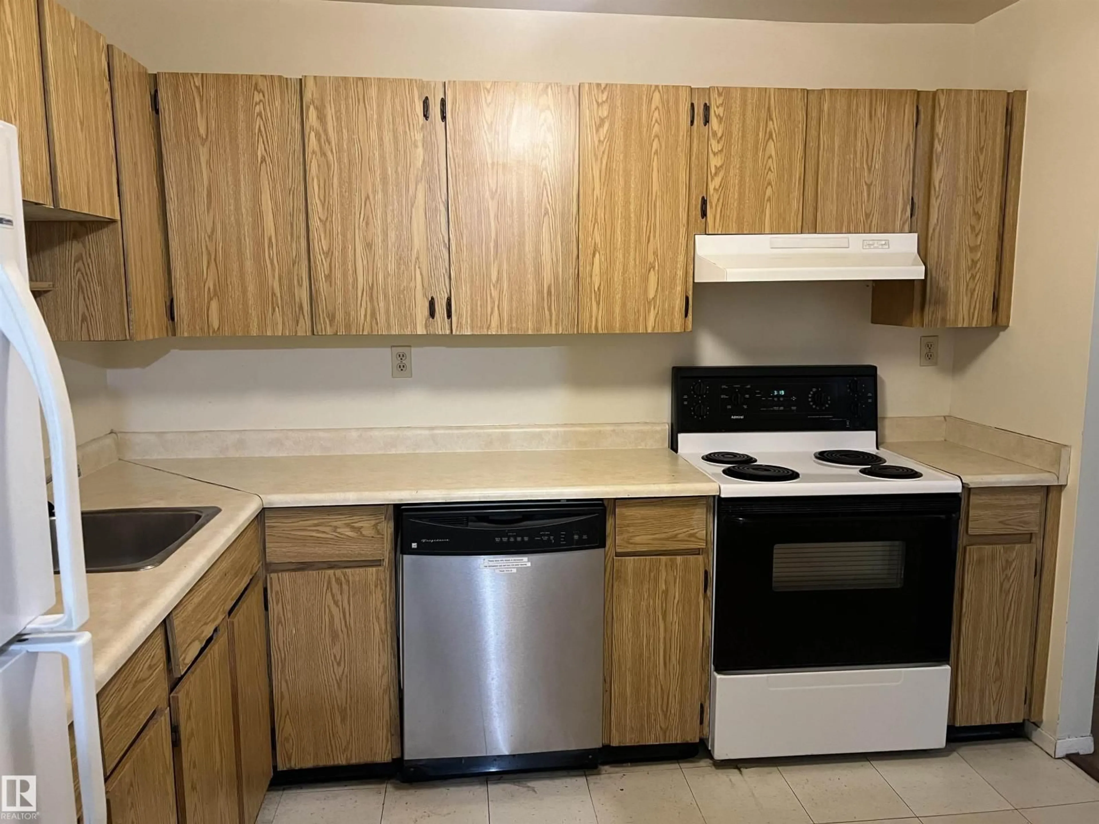 Standard kitchen, unknown for #208 - 1620 48 ST, Edmonton Alberta T5L5P1