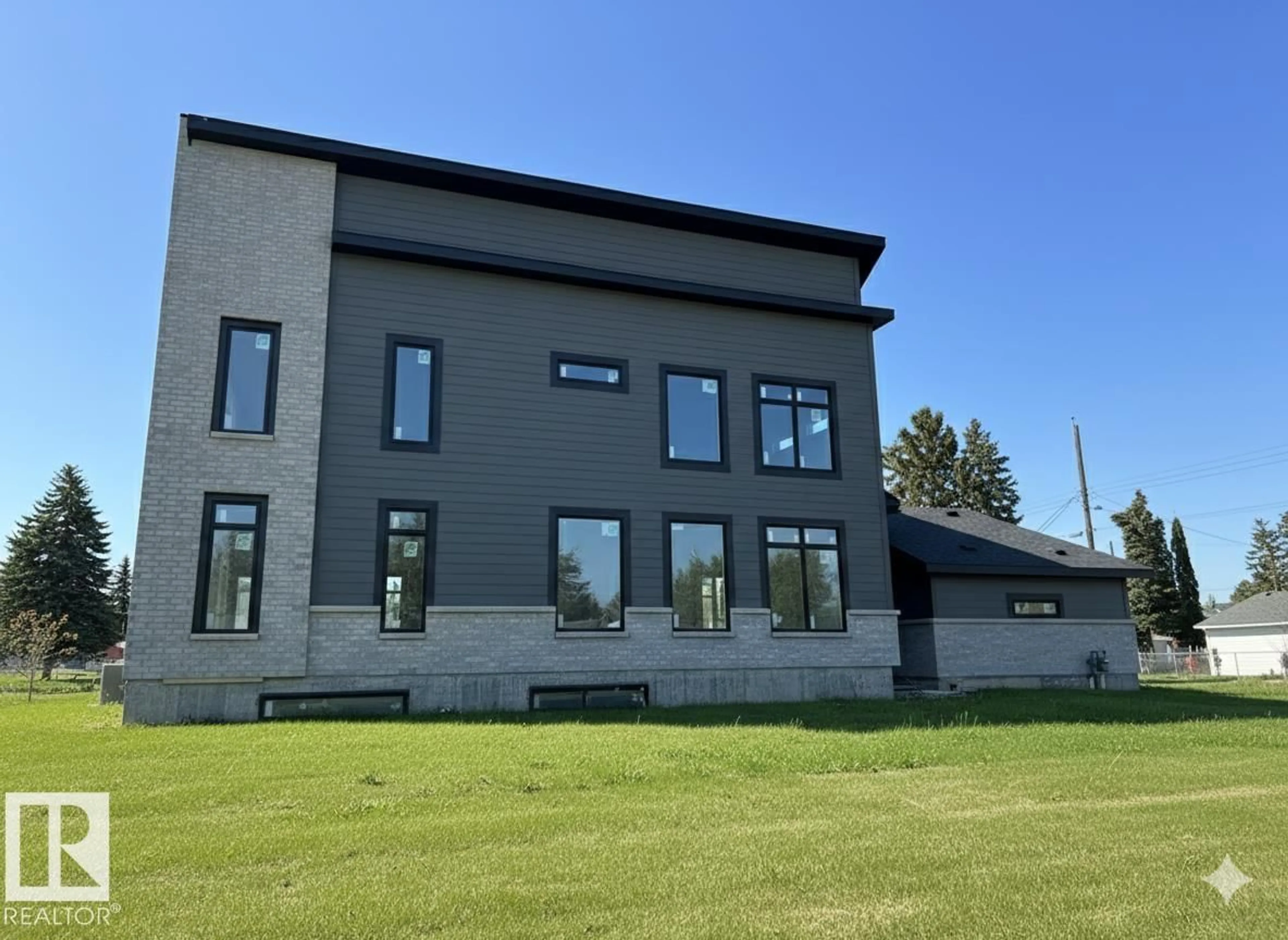 Unknown for NW - 4142 122 ST, Edmonton Alberta T6J0W8