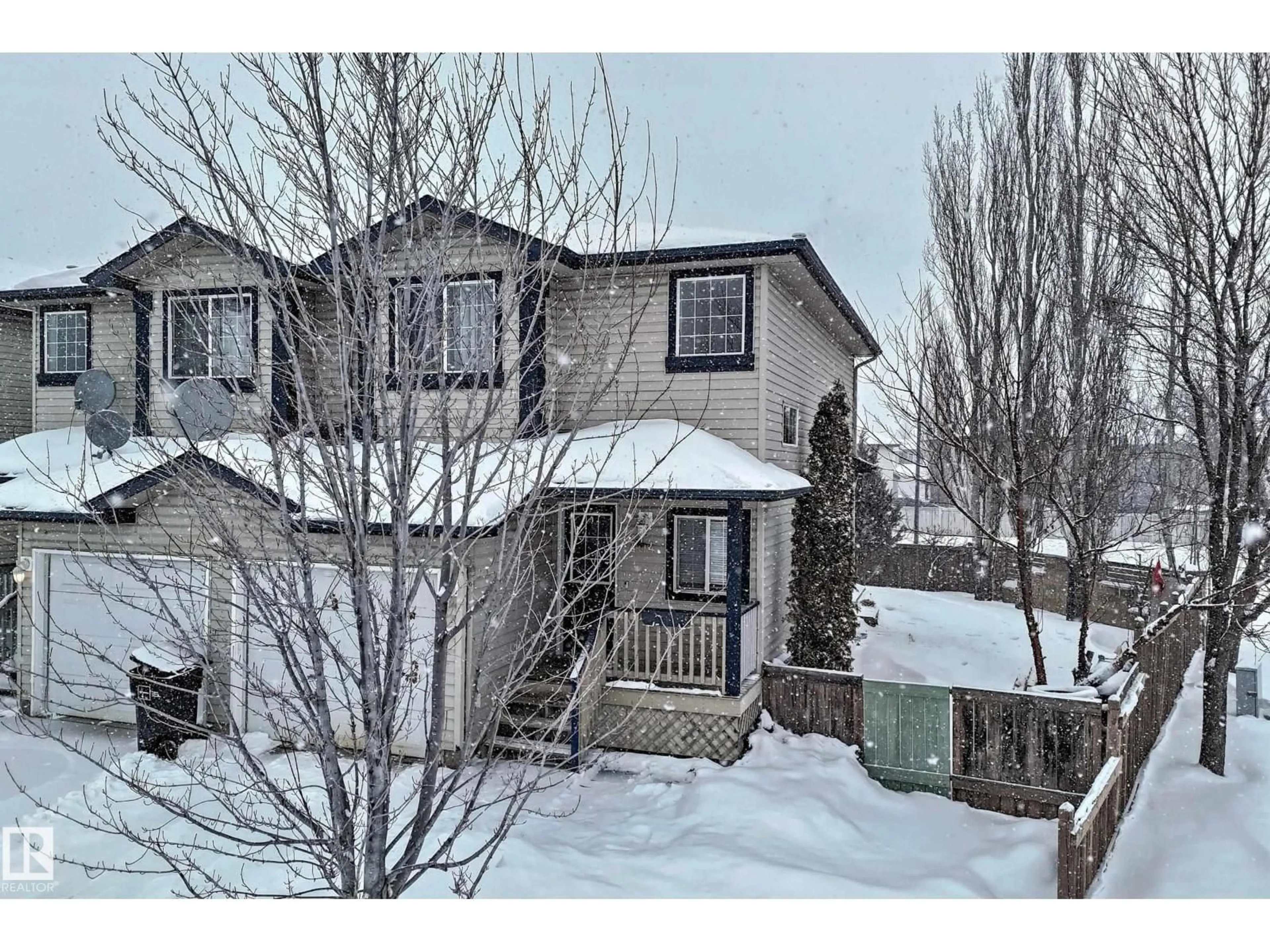 A pic from outside/outdoor area/front of a property/back of a property/a pic from drone, street for NW - 404 HUDSON CO, Edmonton Alberta T6V1S7