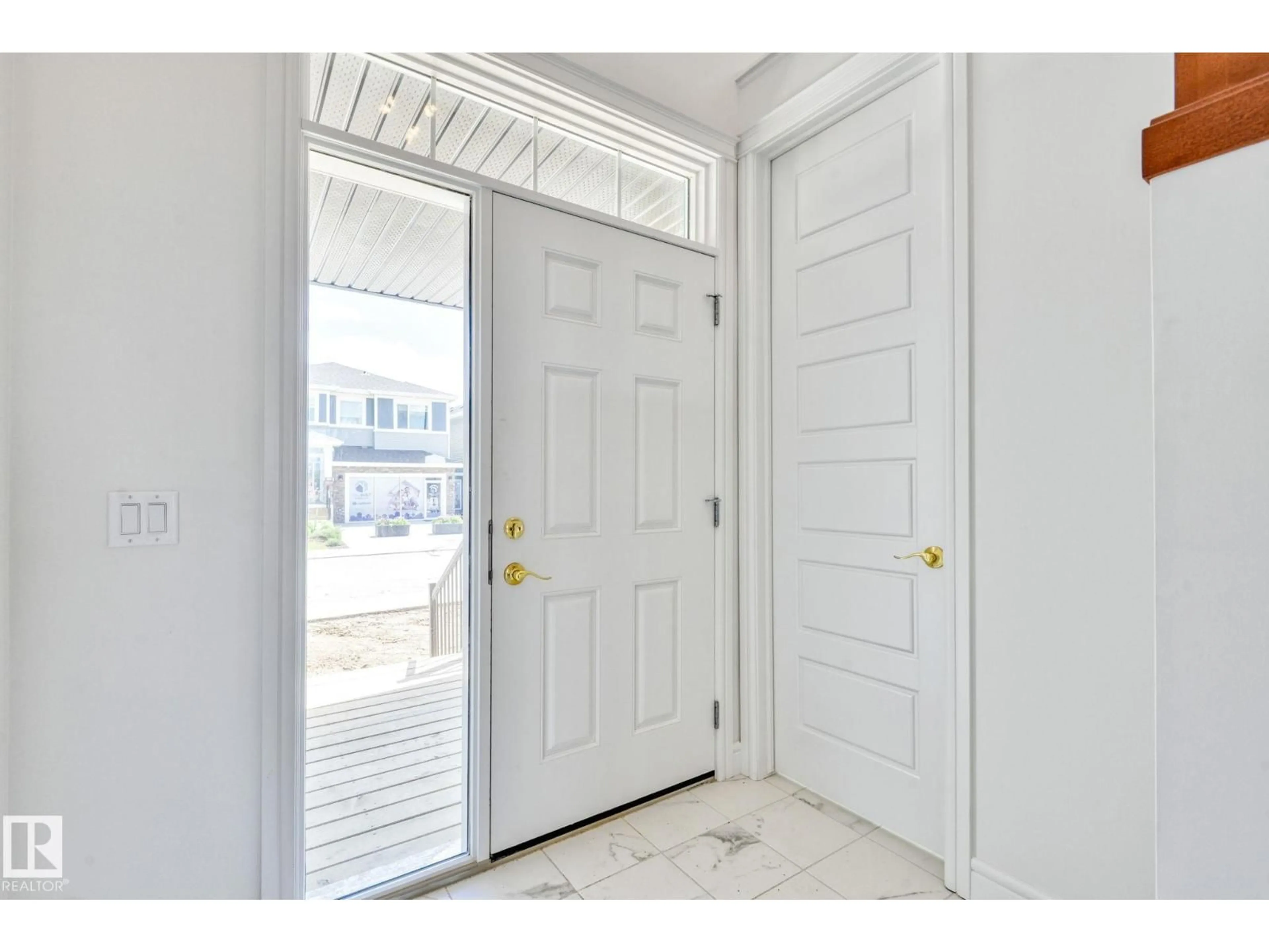 Indoor entryway for 8320 MAYDAY LI, Edmonton Alberta T6X2K9