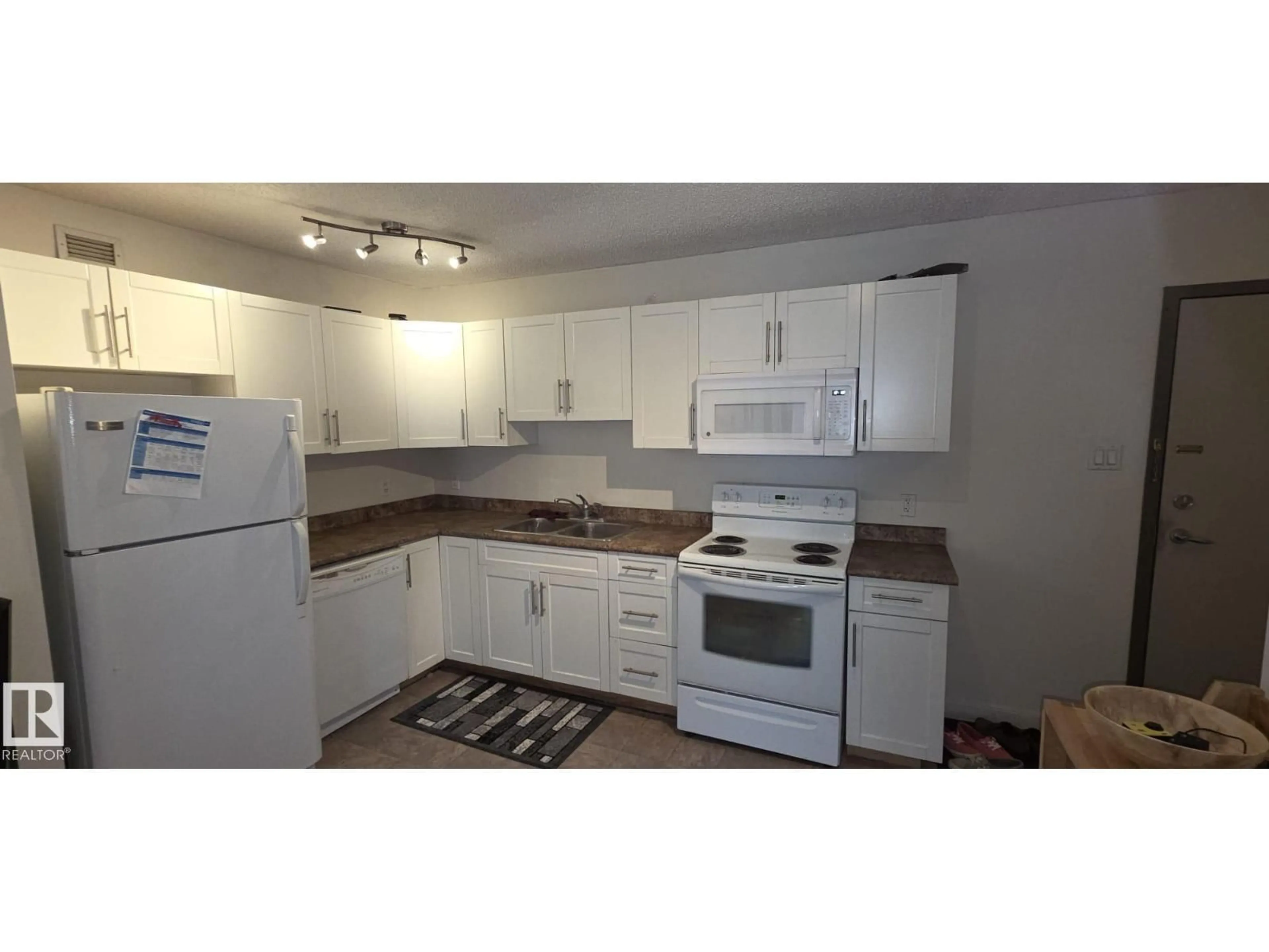 Standard kitchen, unknown for 507 - 9710 105 ST NW, Edmonton Alberta T5K1A4