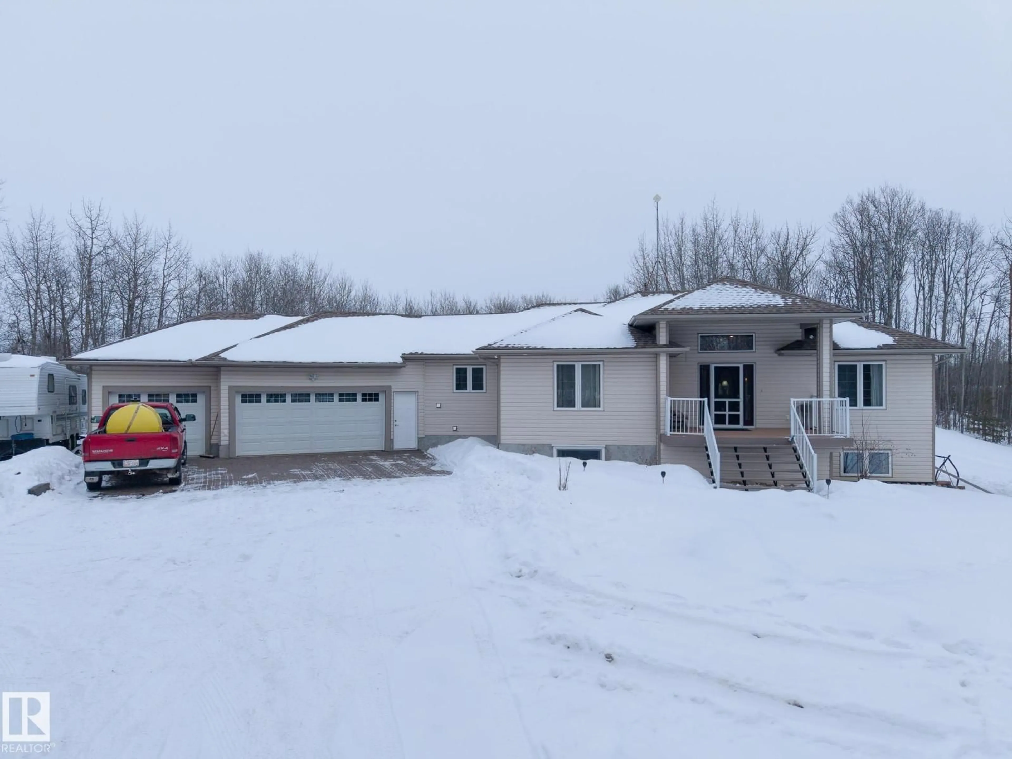A pic from outside/outdoor area/front of a property/back of a property/a pic from drone, building for 50431 RGE RD, Rural Leduc County Alberta T0B3M2