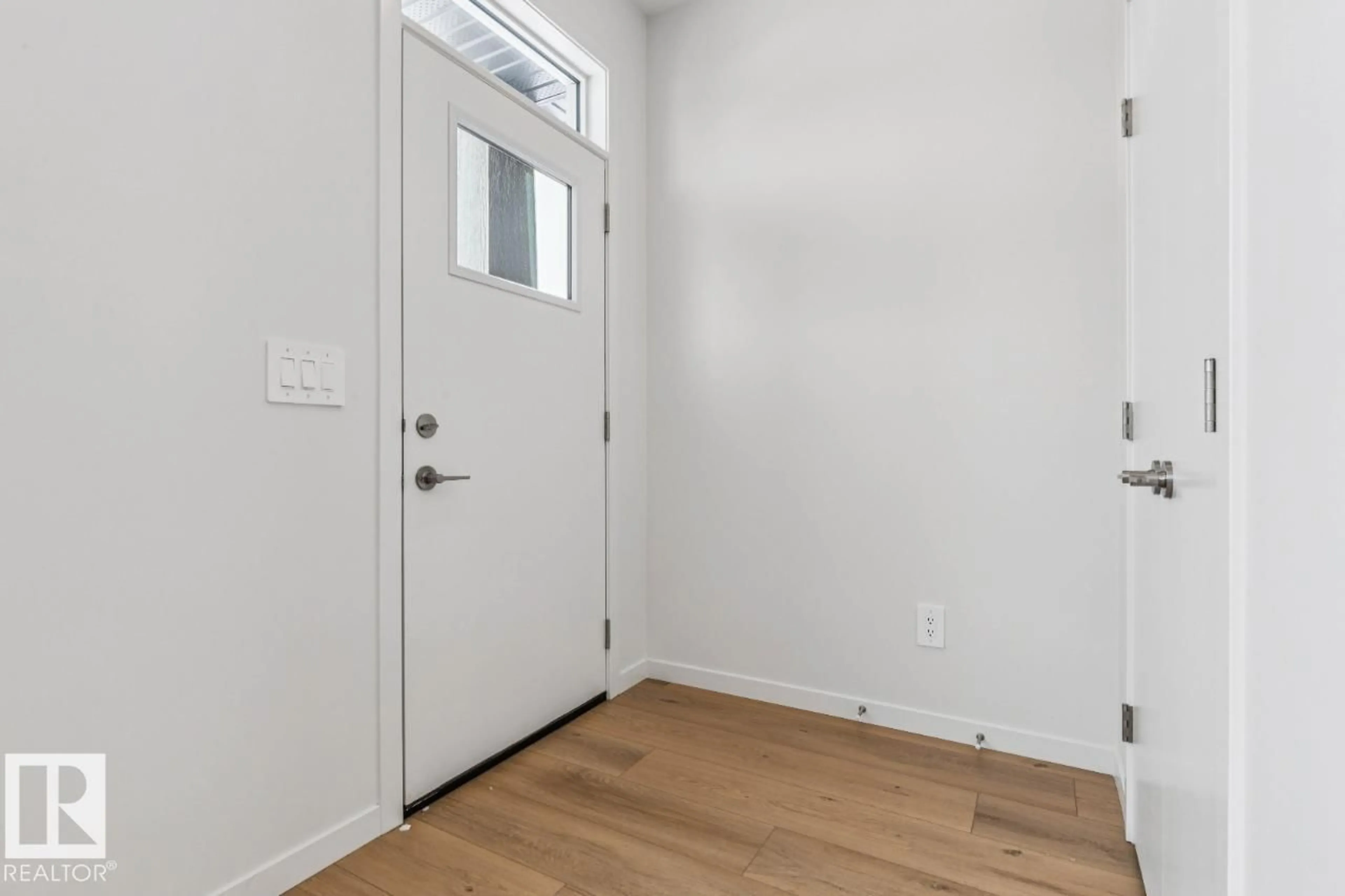 Indoor entryway for NW - 8120 228 ST, Edmonton Alberta T5T4N5