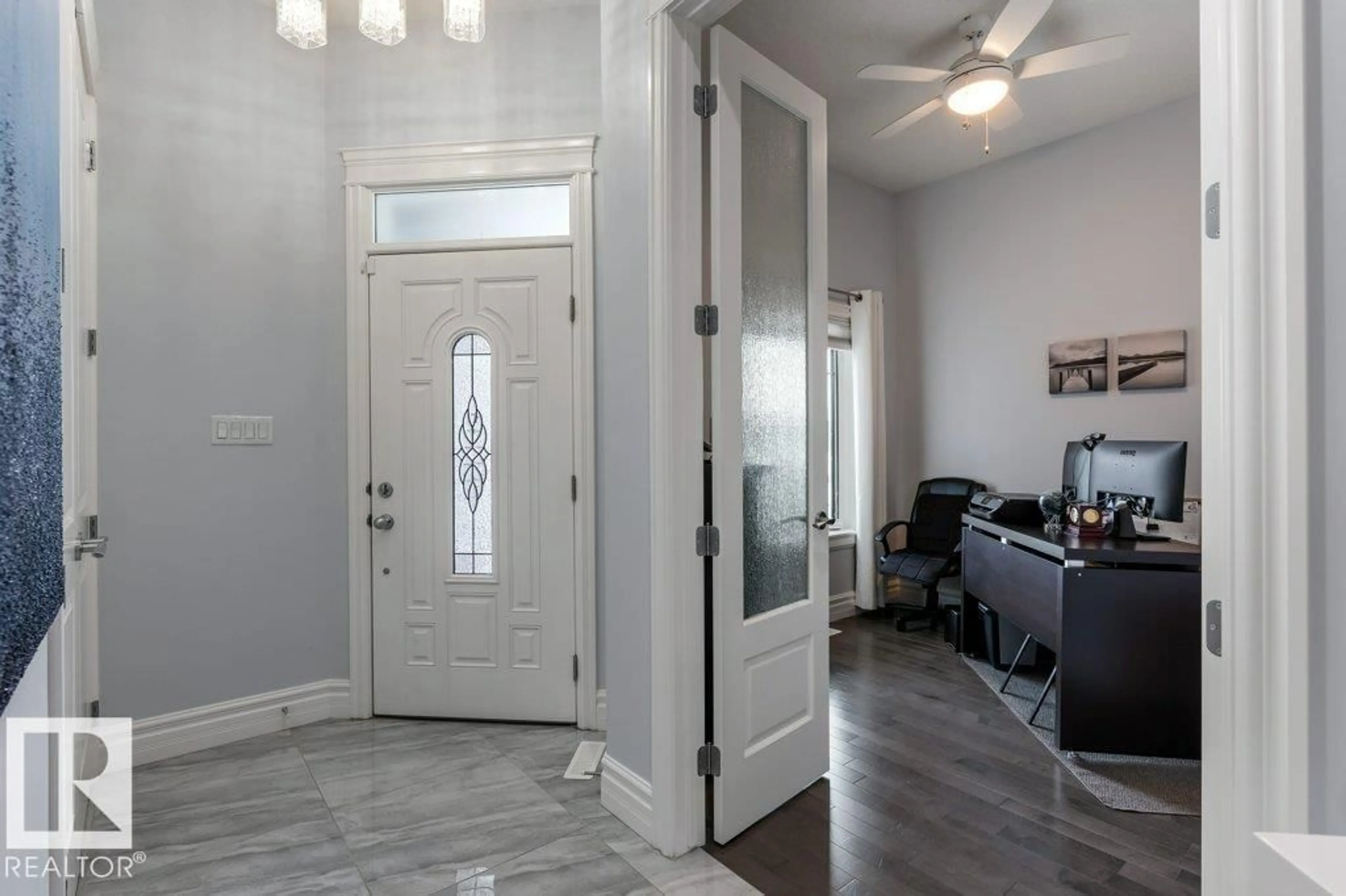 Indoor entryway for 3698 HUMMINGBIRD WY, Edmonton Alberta T5S0L1