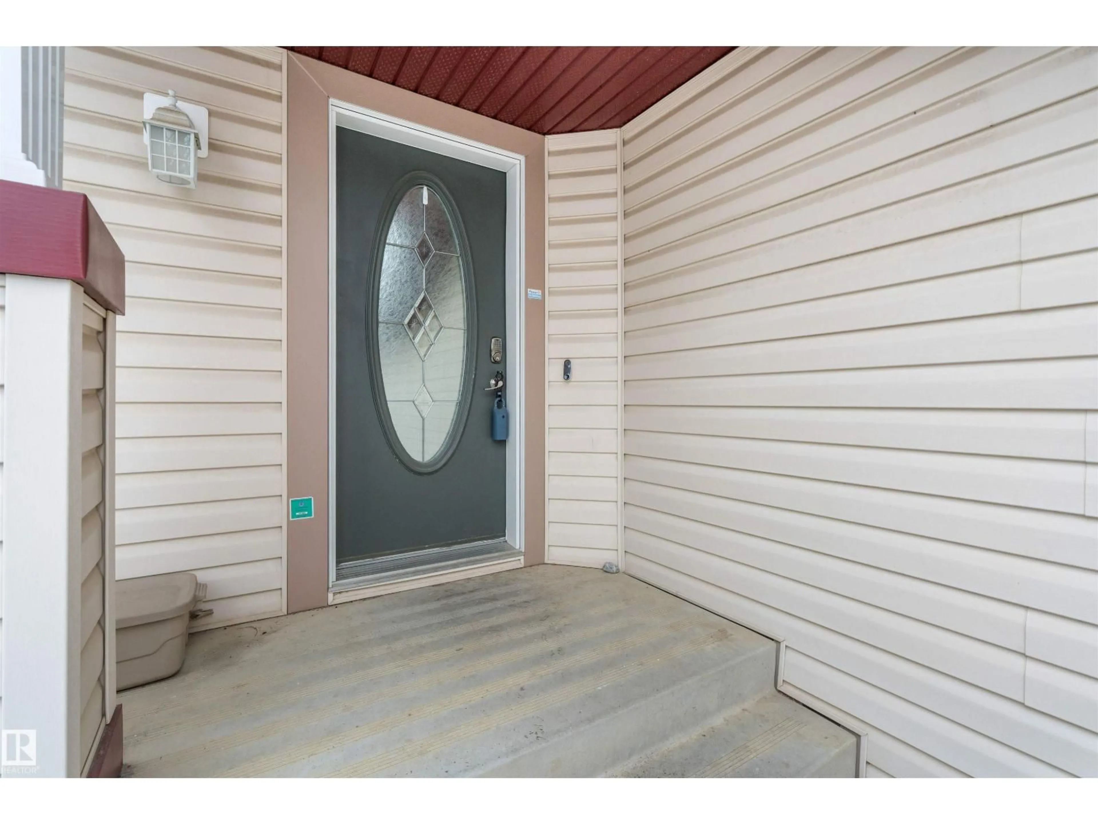 Indoor entryway for 7422 SINGER LANDING LD, Edmonton Alberta T6R3S2