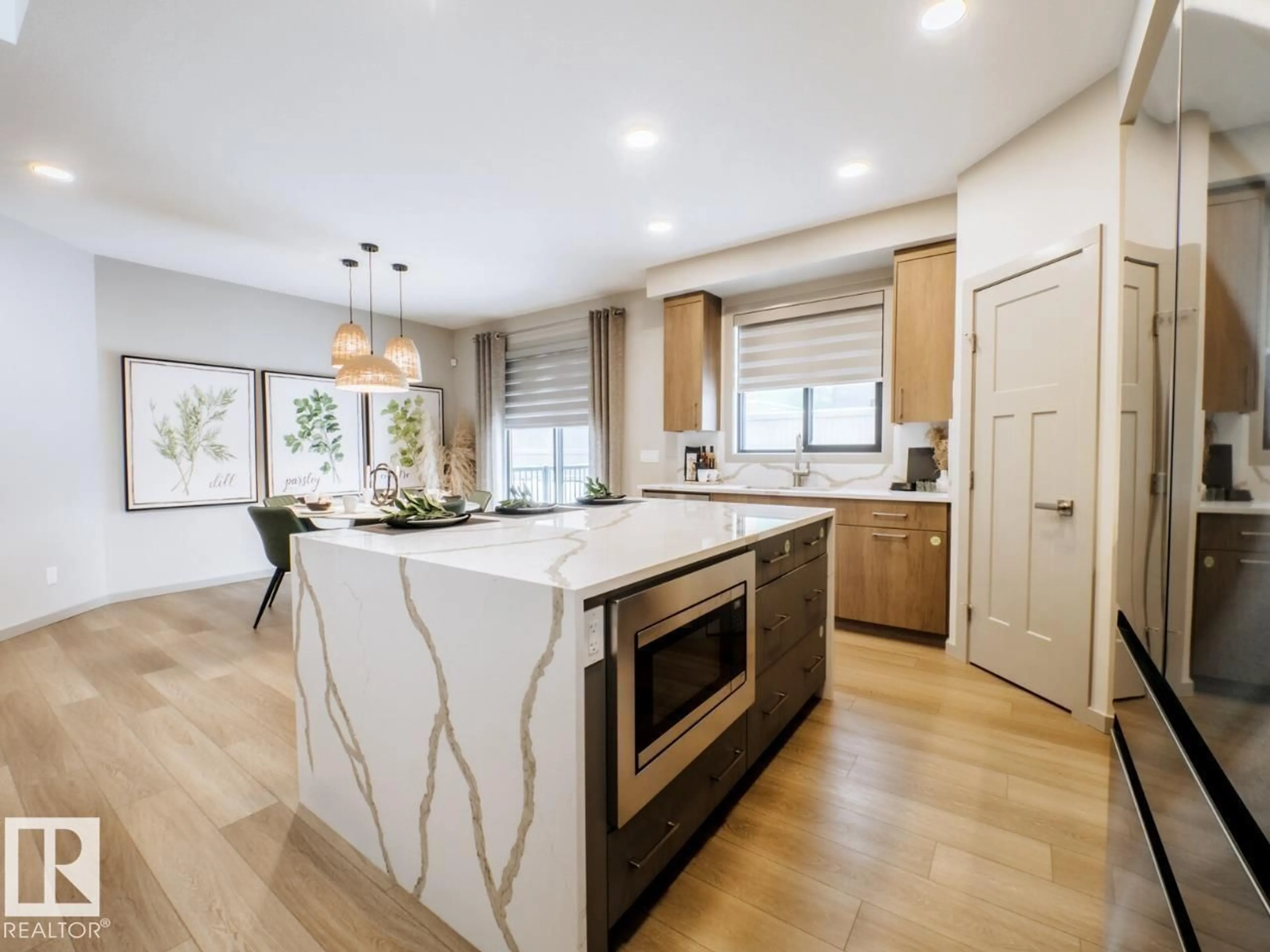 Open concept kitchen, unknown for 7005 KIVIAQ CR, Edmonton Alberta T6W1A5