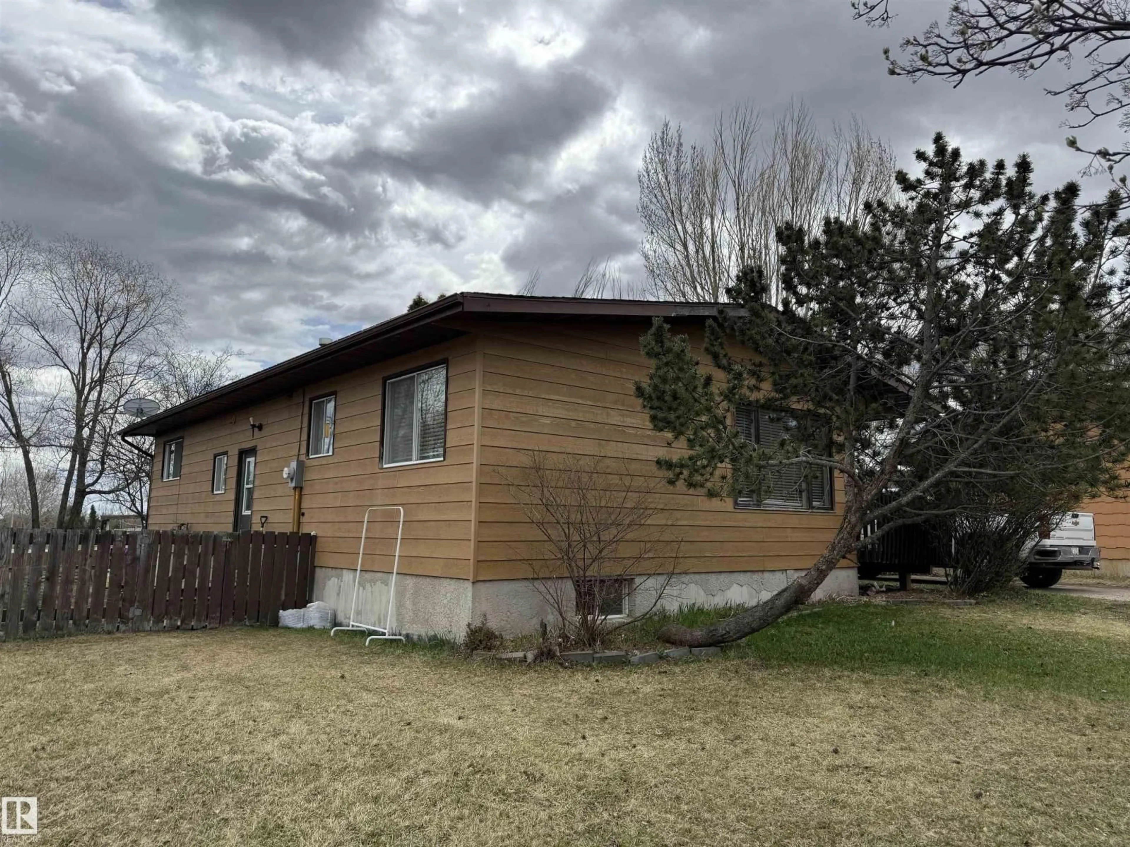 Unknown for 5509 49 ST, Drayton Valley Alberta T7A1A3