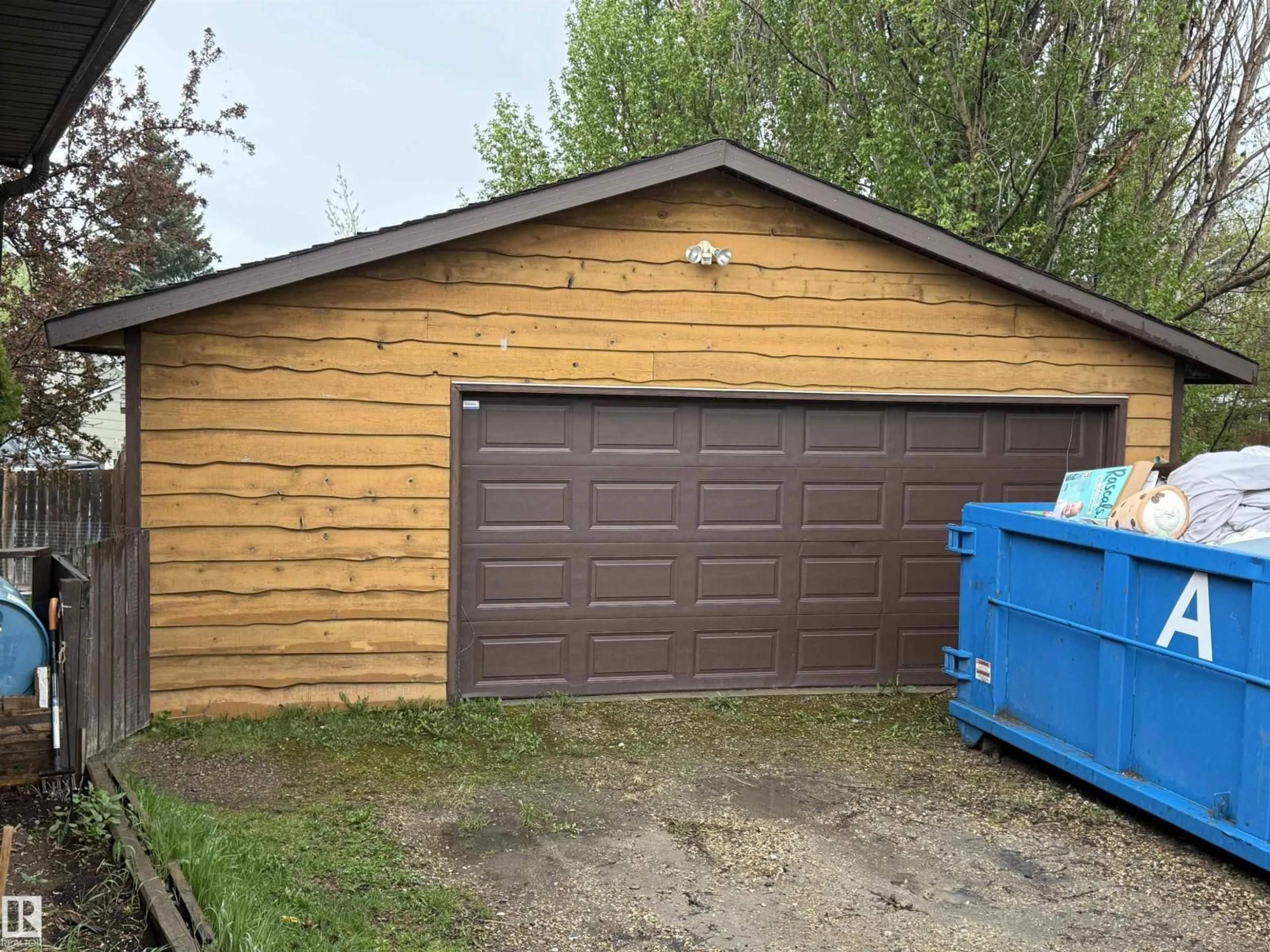Shed for 5509 49 ST, Drayton Valley Alberta T7A1A3