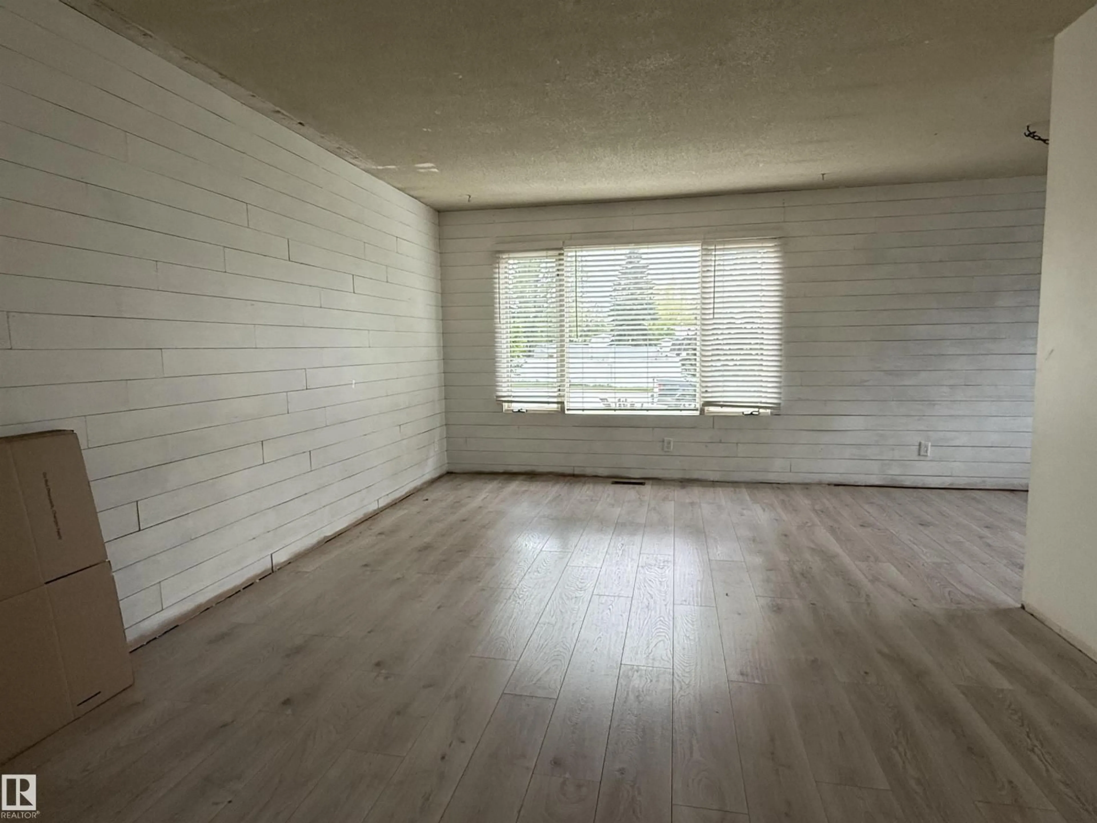 A pic of a room for 5509 49 ST, Drayton Valley Alberta T7A1A3