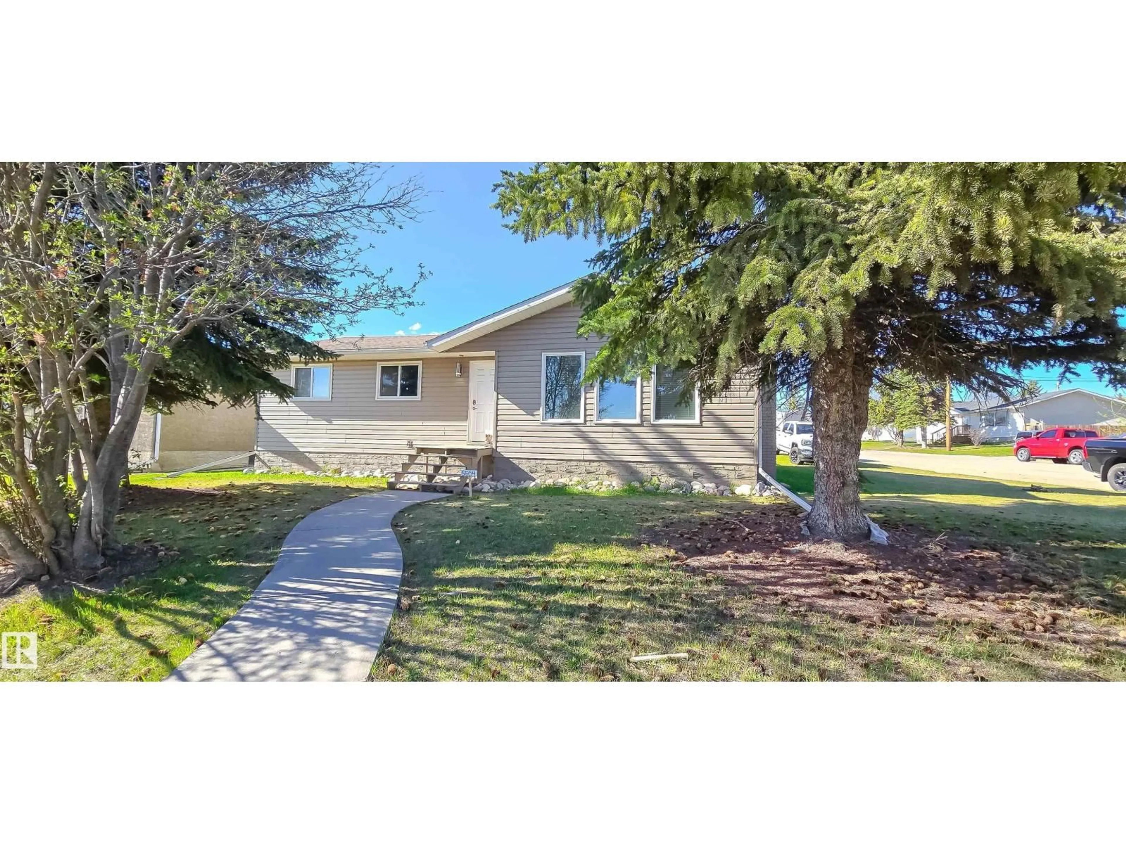 Home with vinyl exterior material, street for 5504 45 AV, Drayton Valley Alberta T7A1K3