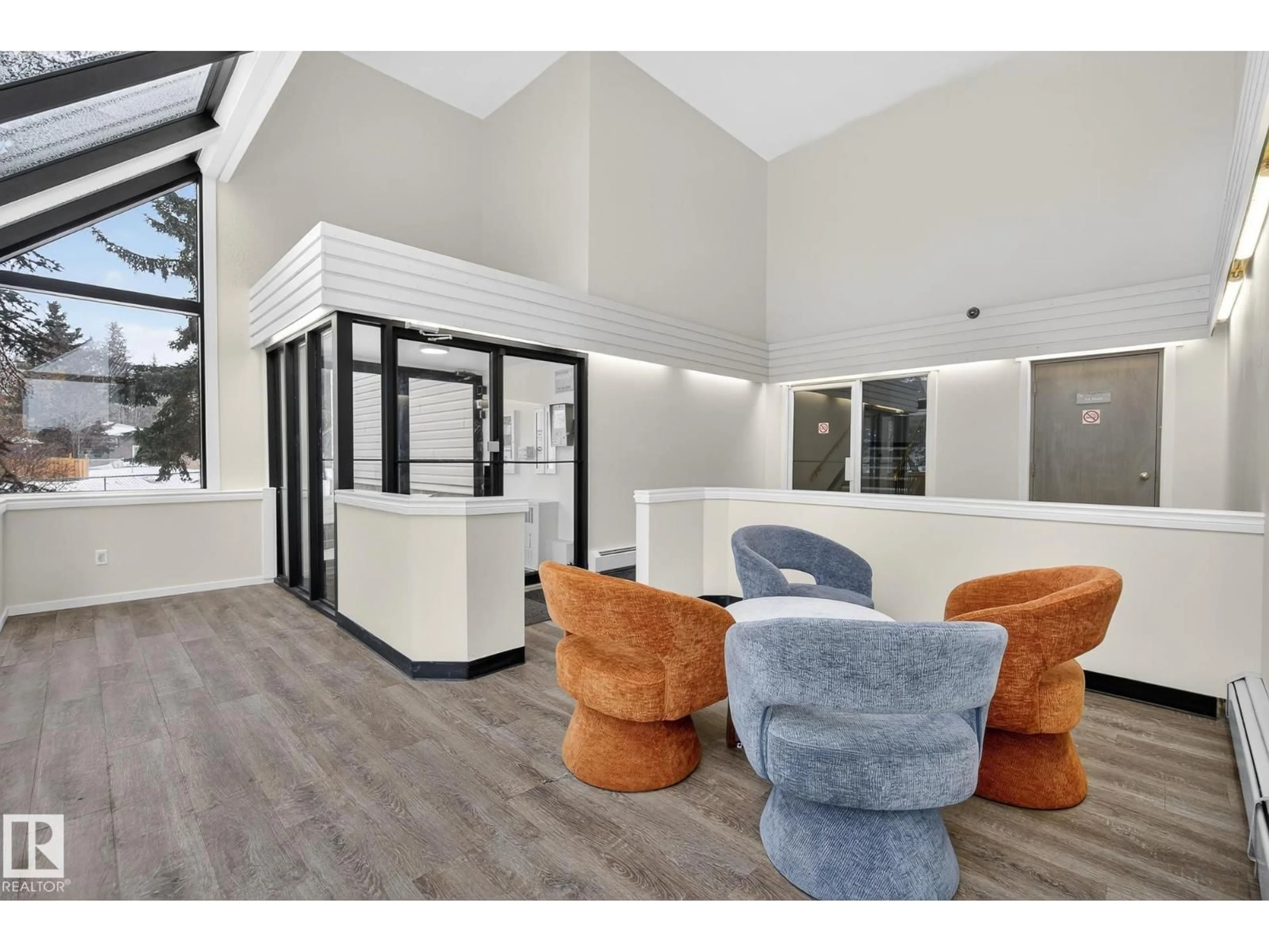 Unknown for #302 - 4608 52 AV, Stony Plain Alberta T7Z1N7