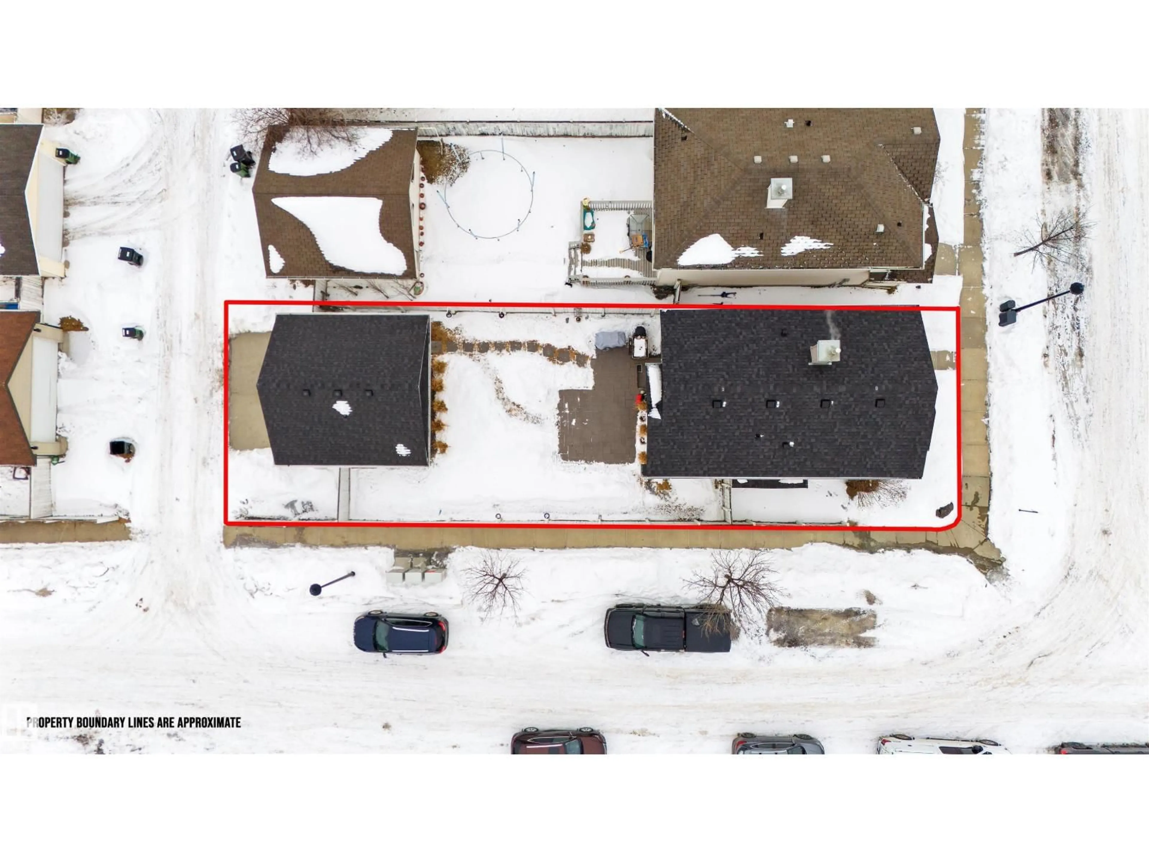 A pic from outside/outdoor area/front of a property/back of a property/a pic from drone, building for NW - 7804 SCHMID PL, Edmonton Alberta T6R0K7