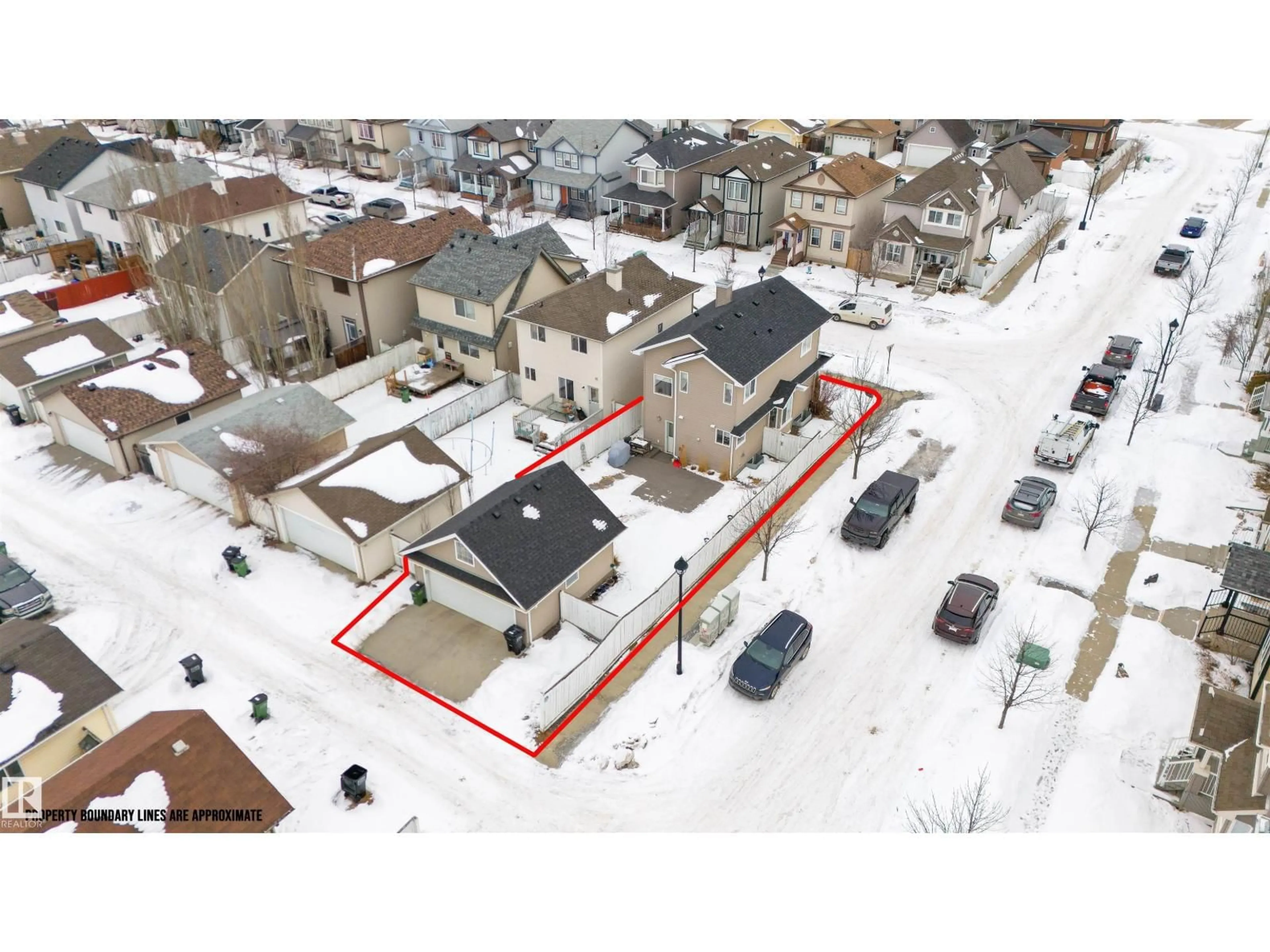 A pic from outside/outdoor area/front of a property/back of a property/a pic from drone, street for NW - 7804 SCHMID PL, Edmonton Alberta T6R0K7