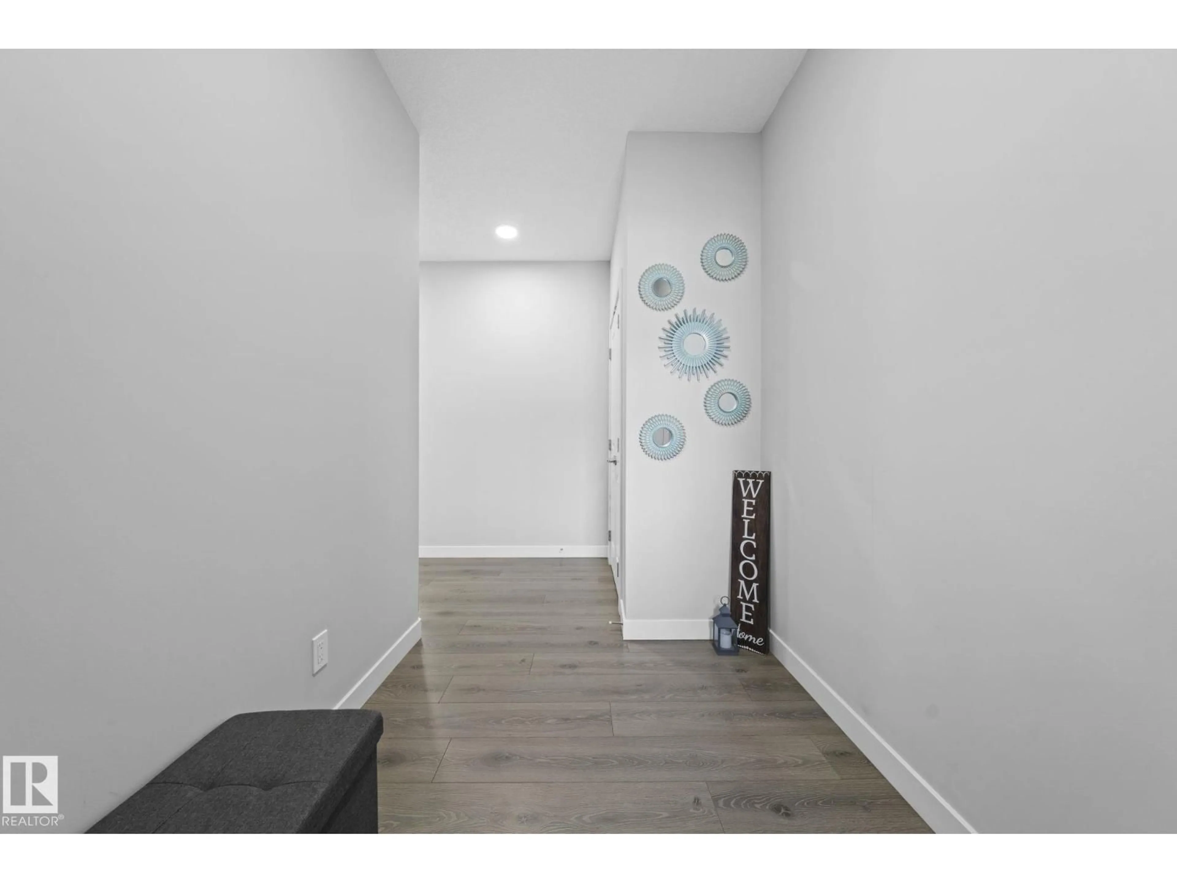 Indoor entryway for 22035 80 AV, Edmonton Alberta T5T7R6