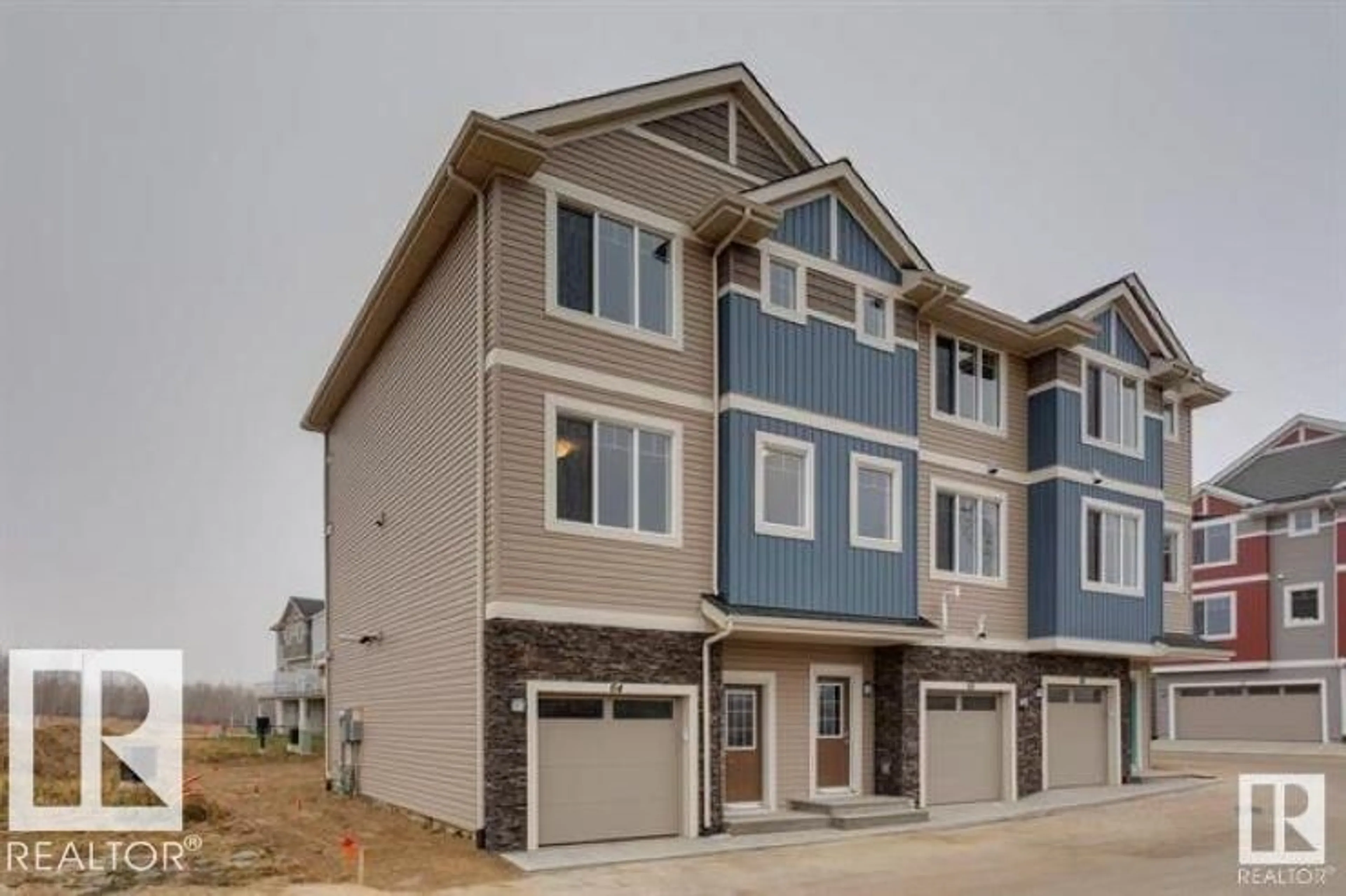 Home with vinyl exterior material, street for 76 13139 205 ST NW, Edmonton Alberta T5S0N1