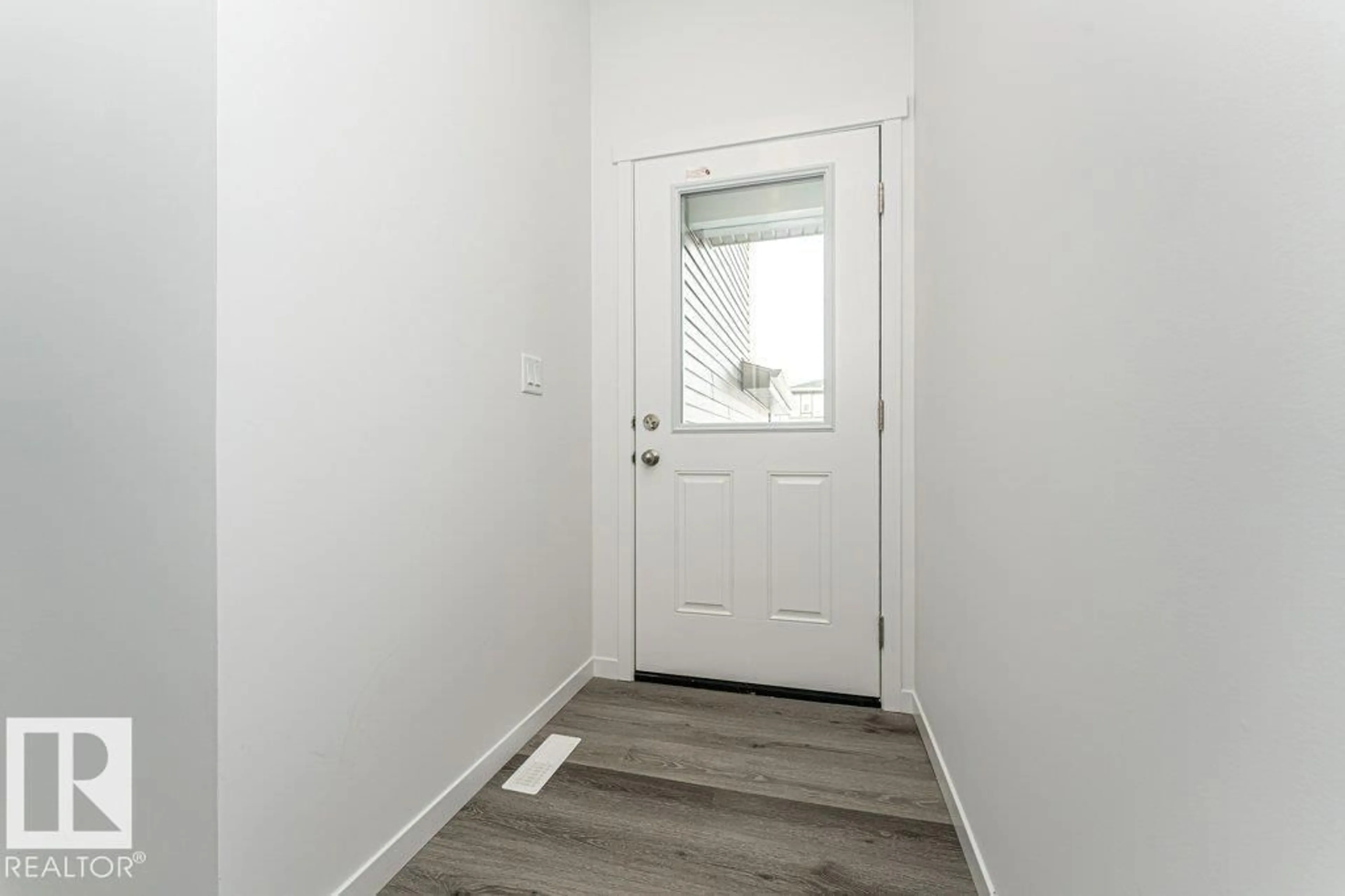 Indoor entryway for NW - 3790 WREN LO, Edmonton Alberta T5S0S9