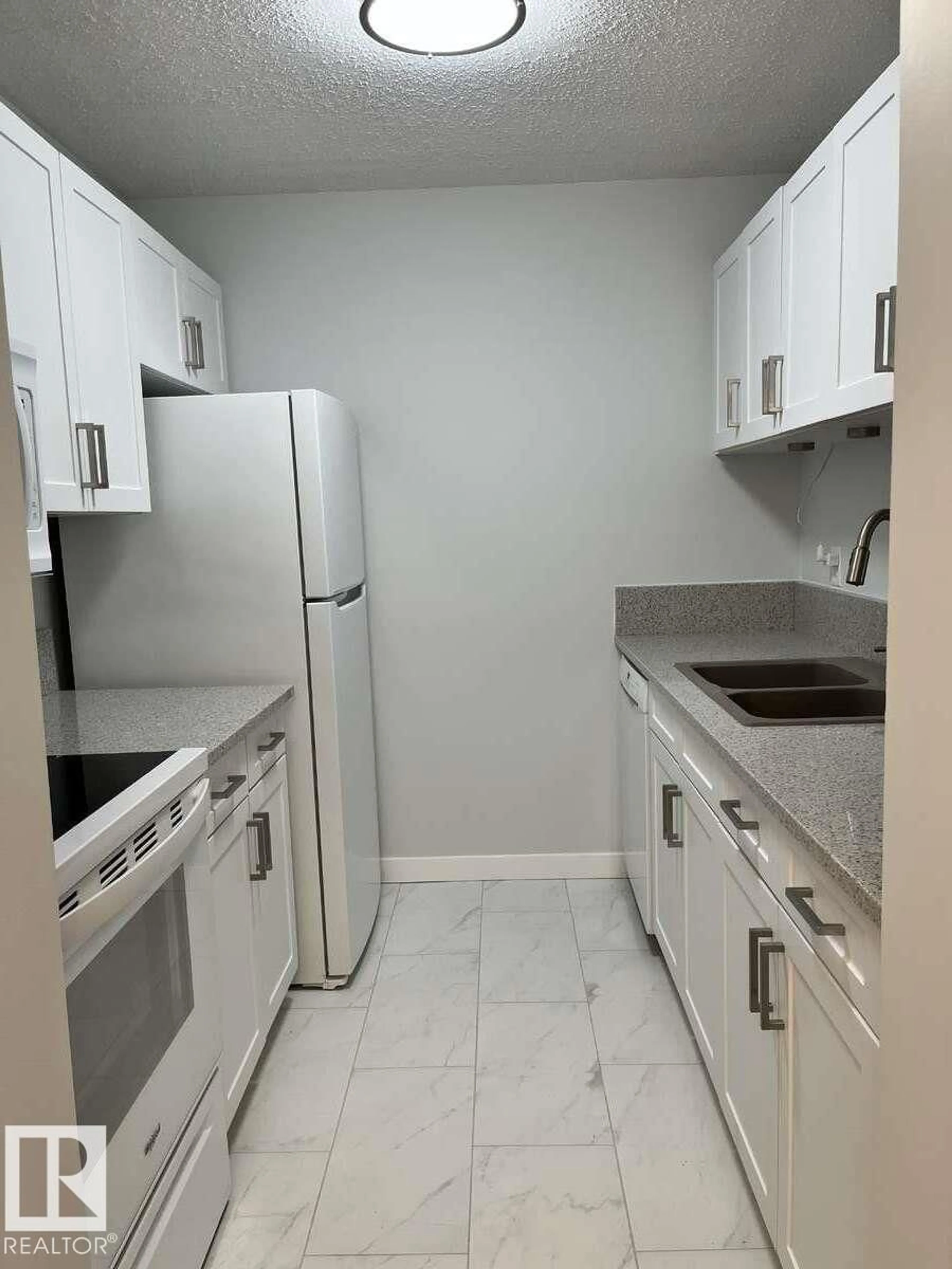 Standard kitchen, unknown for 462 10520 120 ST NW, Edmonton Alberta T5H4L9