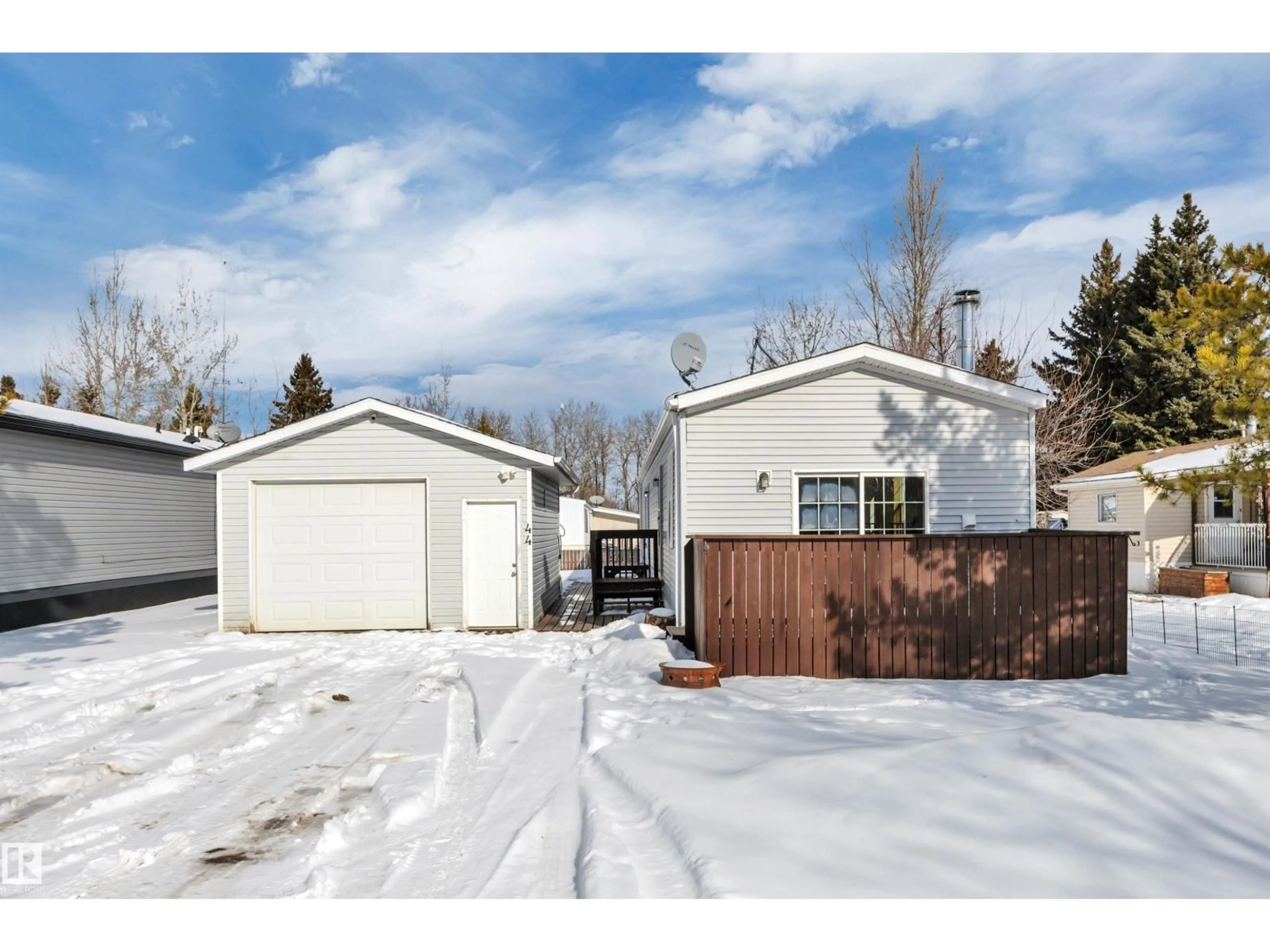 Shed for 44 VILLAGE GREEN MOBILE HOME PARK, Warburg Alberta T0C2T0