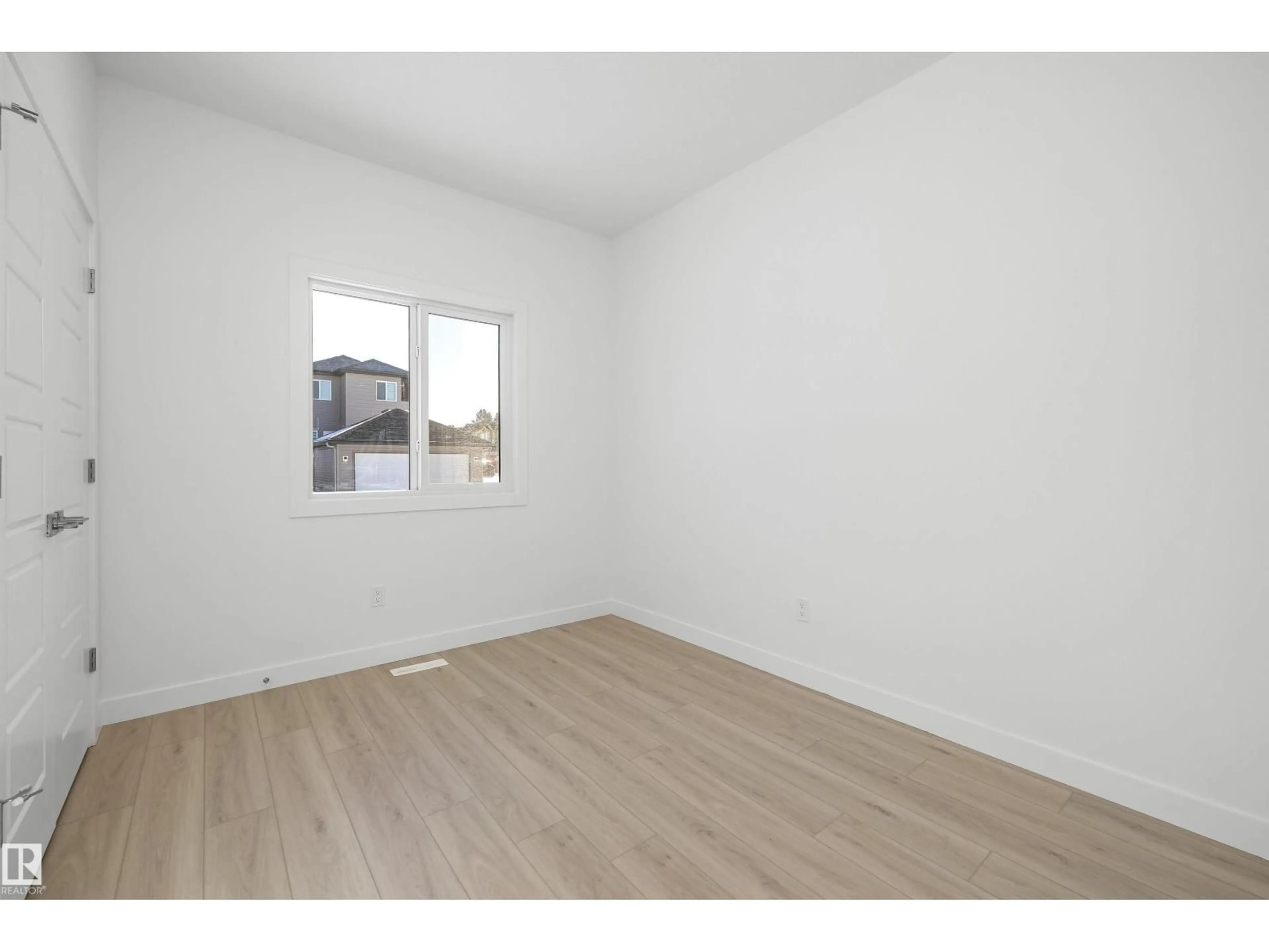 A pic of a room for 20715 43 AV, Edmonton Alberta T6M3E9