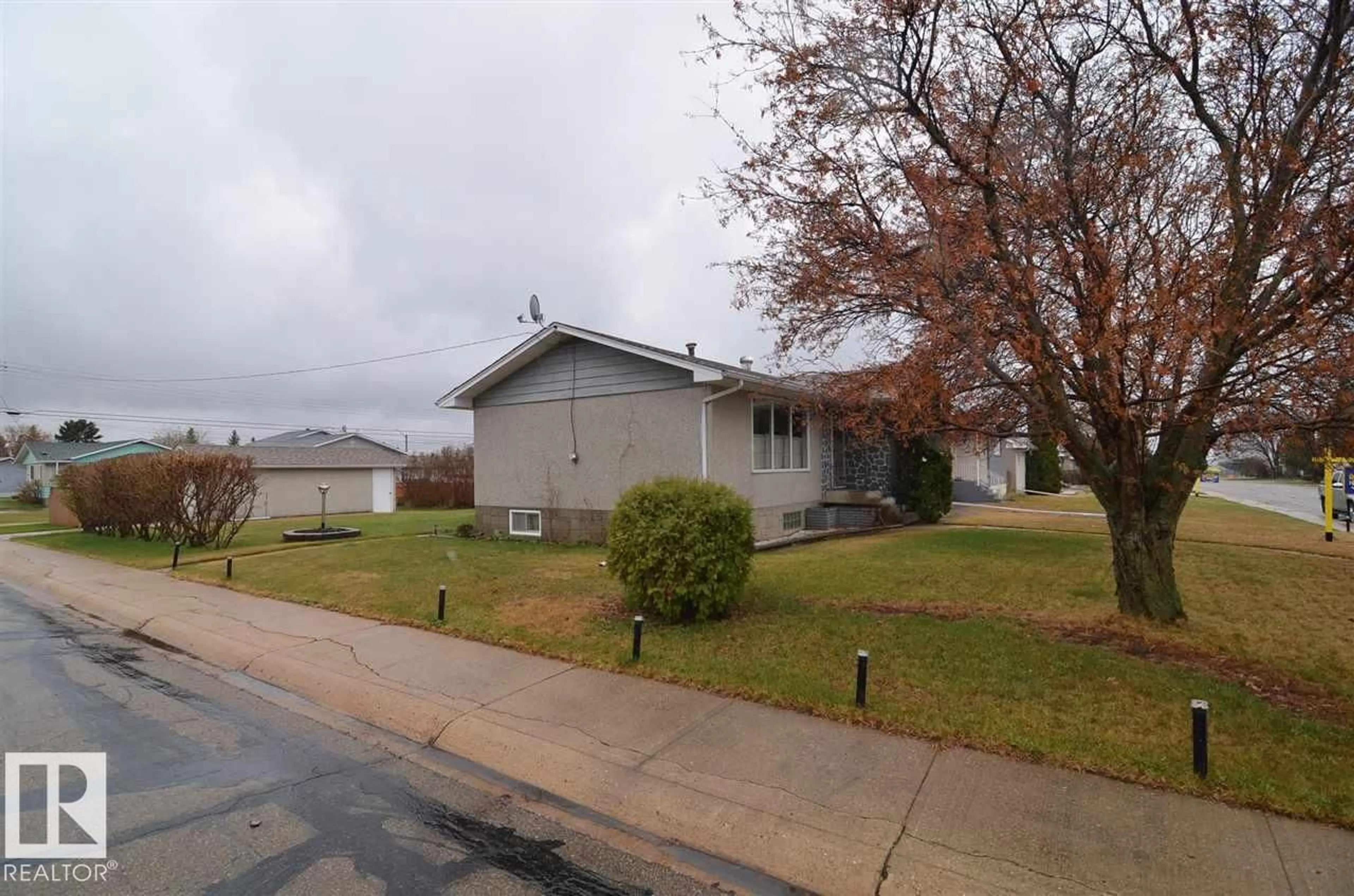 Unknown for 4505 57 AVE, Barrhead Alberta T7N1K2