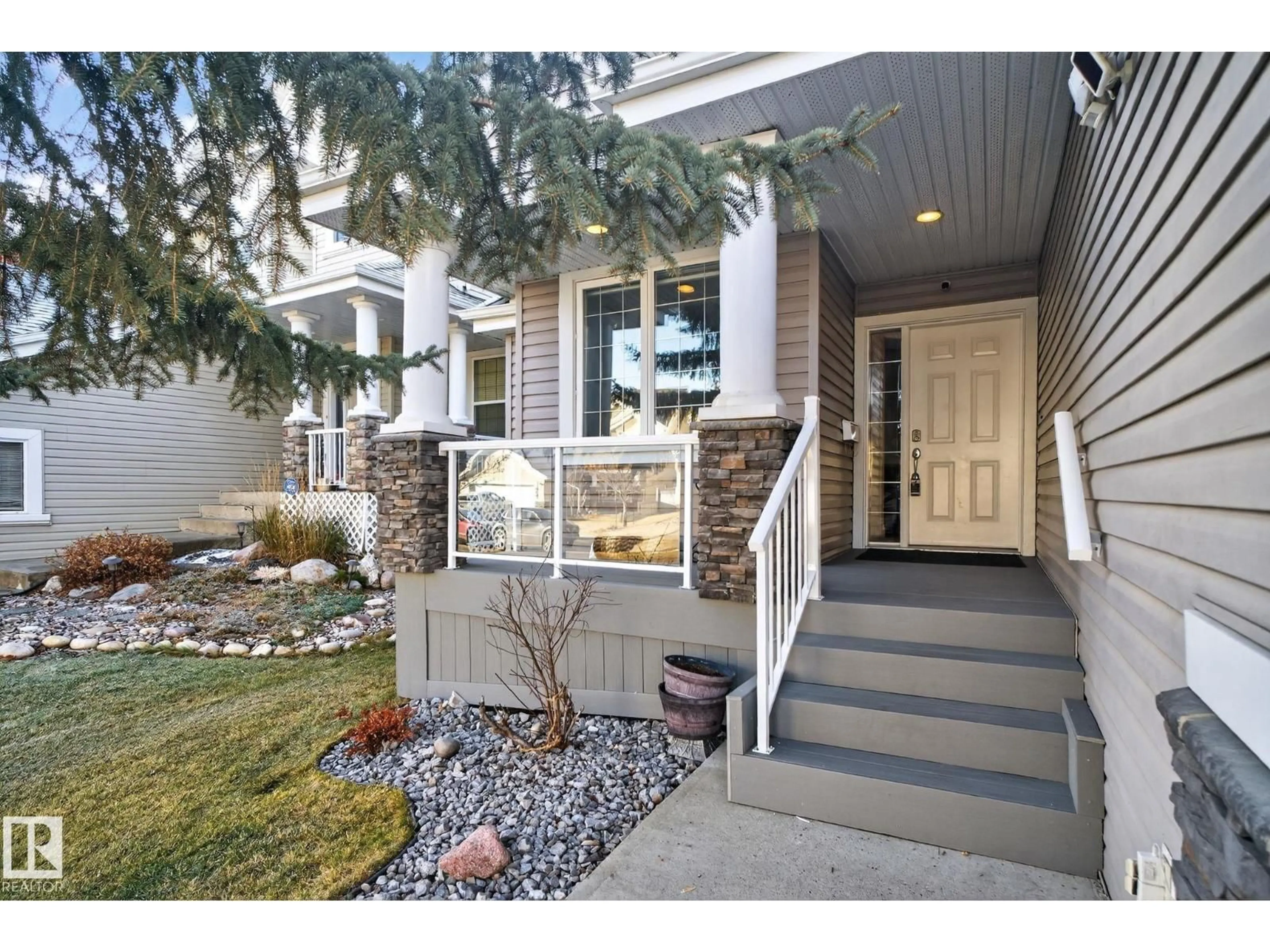 Indoor entryway for 613 STEWART CR, Edmonton Alberta T6X1B5