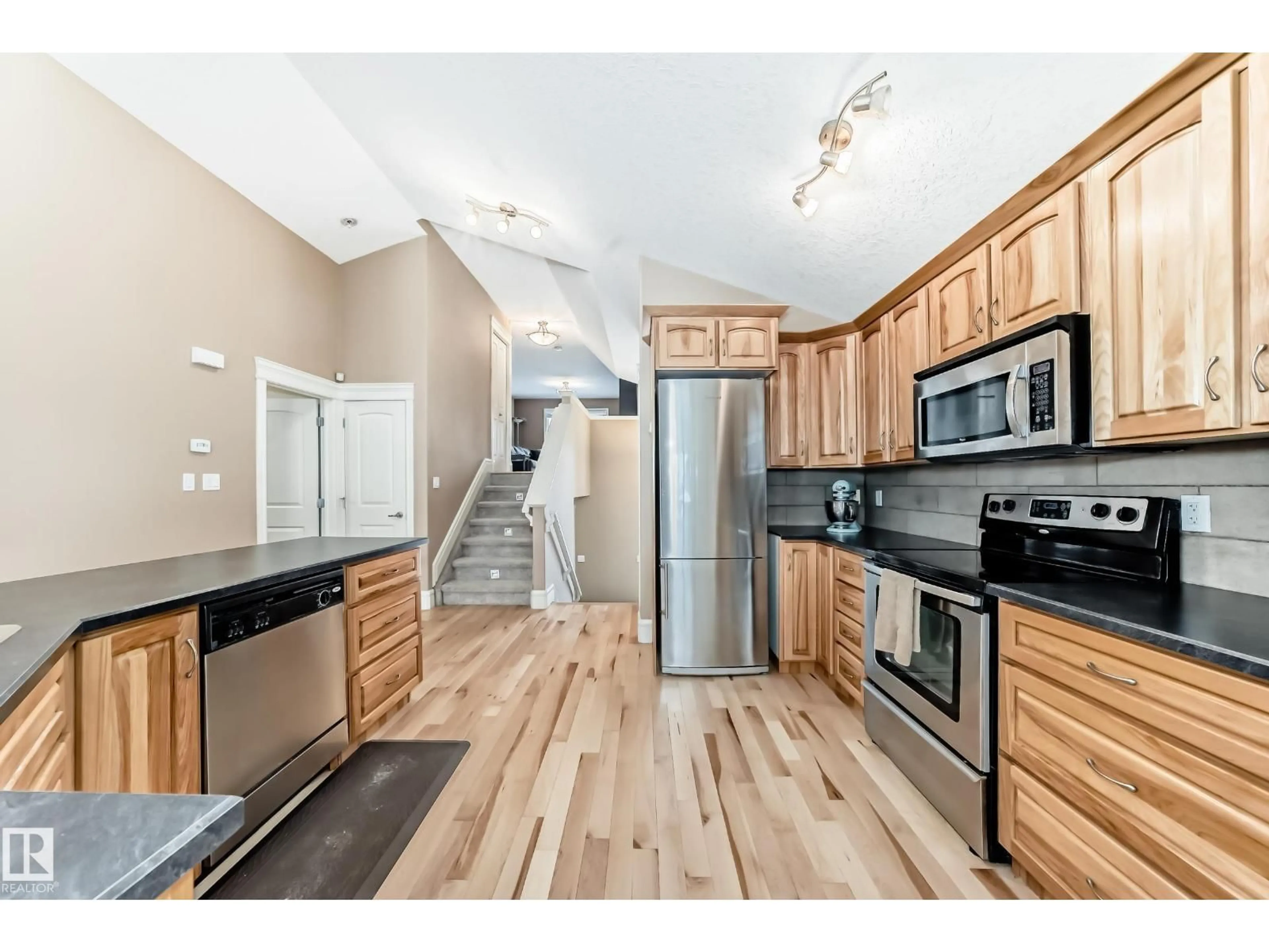 Open concept kitchen, unknown for 7211 ESSEX WY, Sherwood Park Alberta T8H0L3