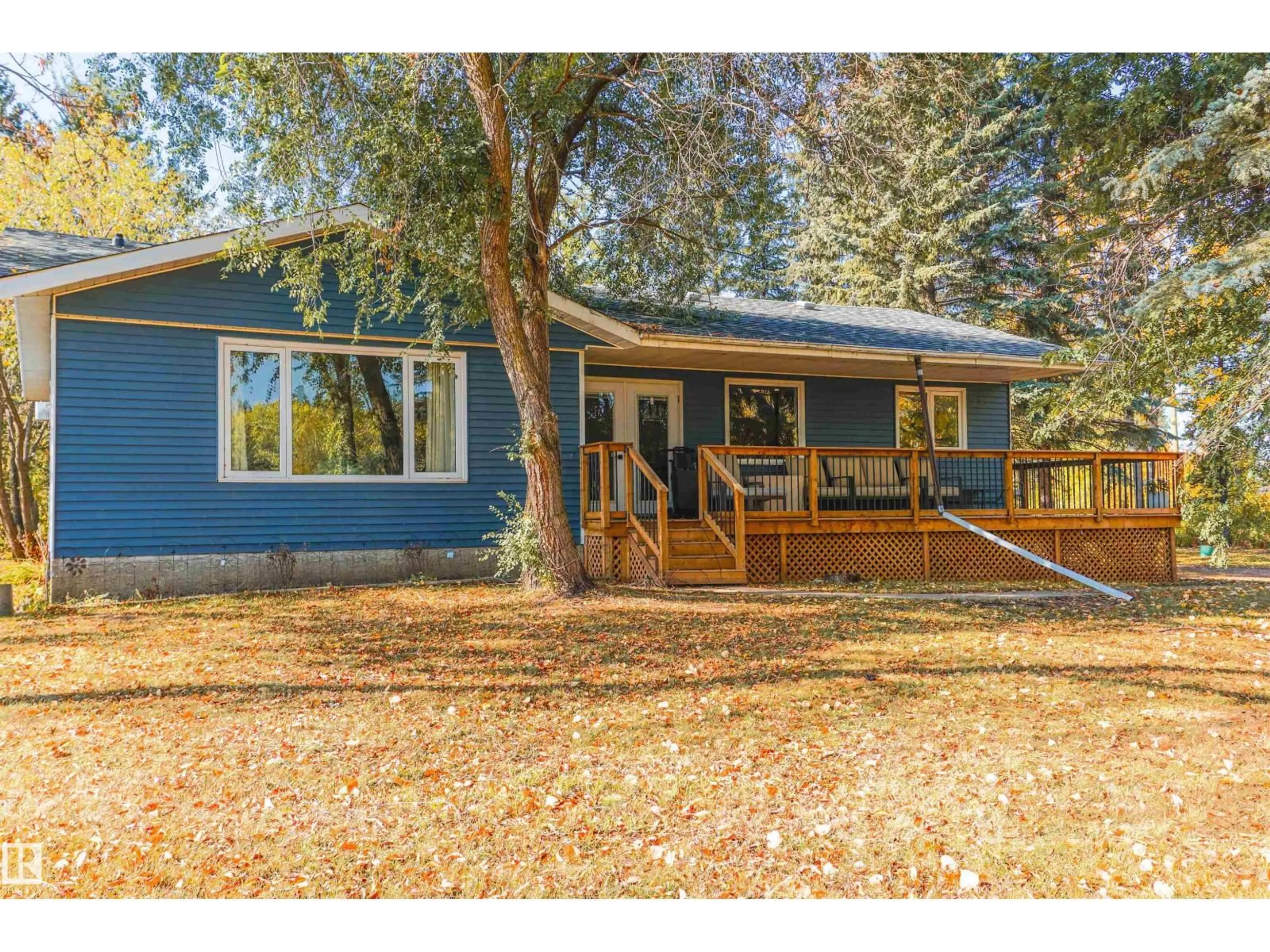 Home with vinyl exterior material, unknown for 56424 RGE ROAD 245, Rural Sturgeon County Alberta T5Y0G9