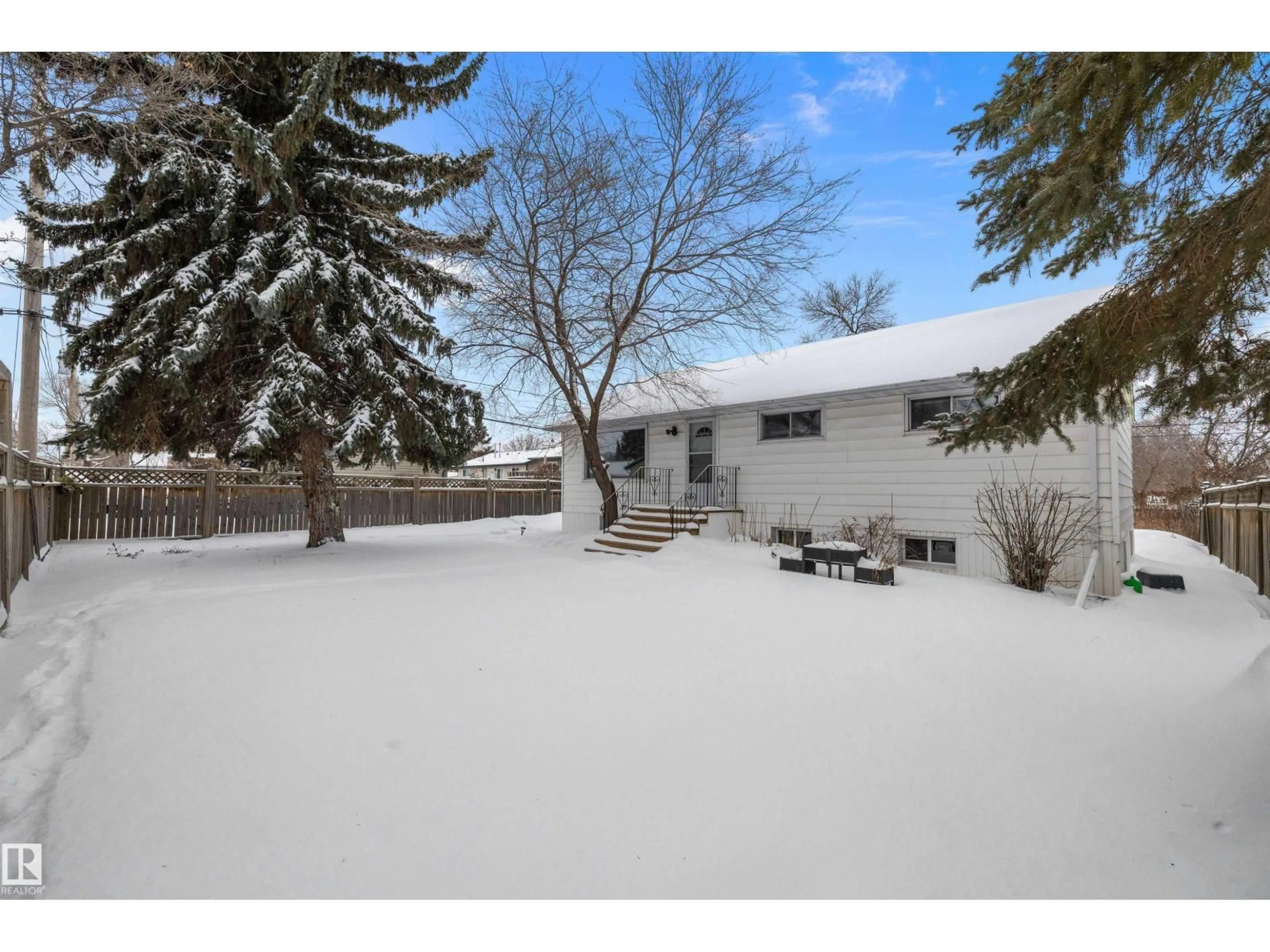 Patio, street for 10403 98 AV, Fort Saskatchewan Alberta T8L1X2