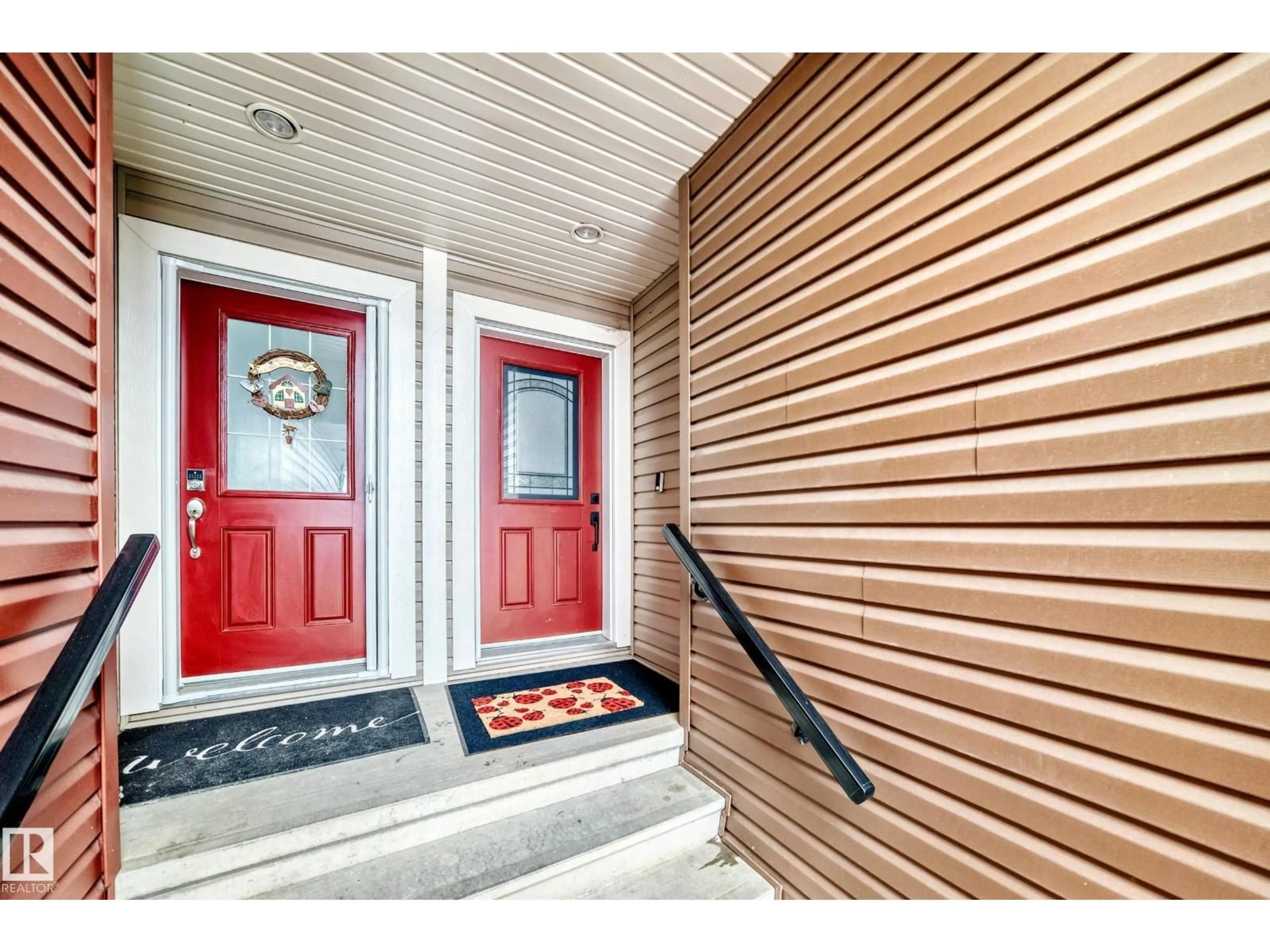 Indoor entryway for 94 - 12 LONGVIEW DR, Spruce Grove Alberta T7X0W3