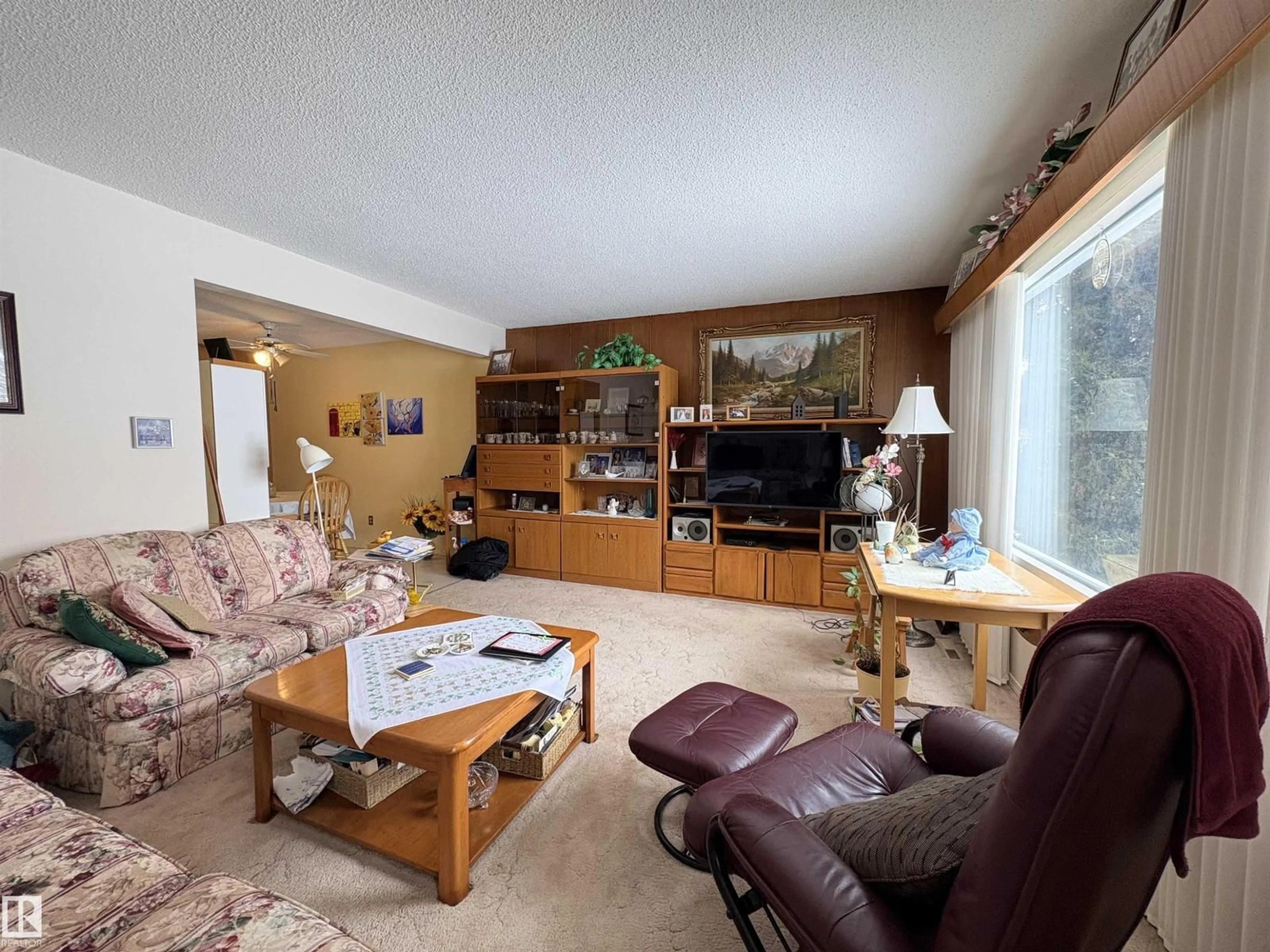 Living room with furniture, unknown for 13216 DELWOOD RD, Edmonton Alberta T5C3B4