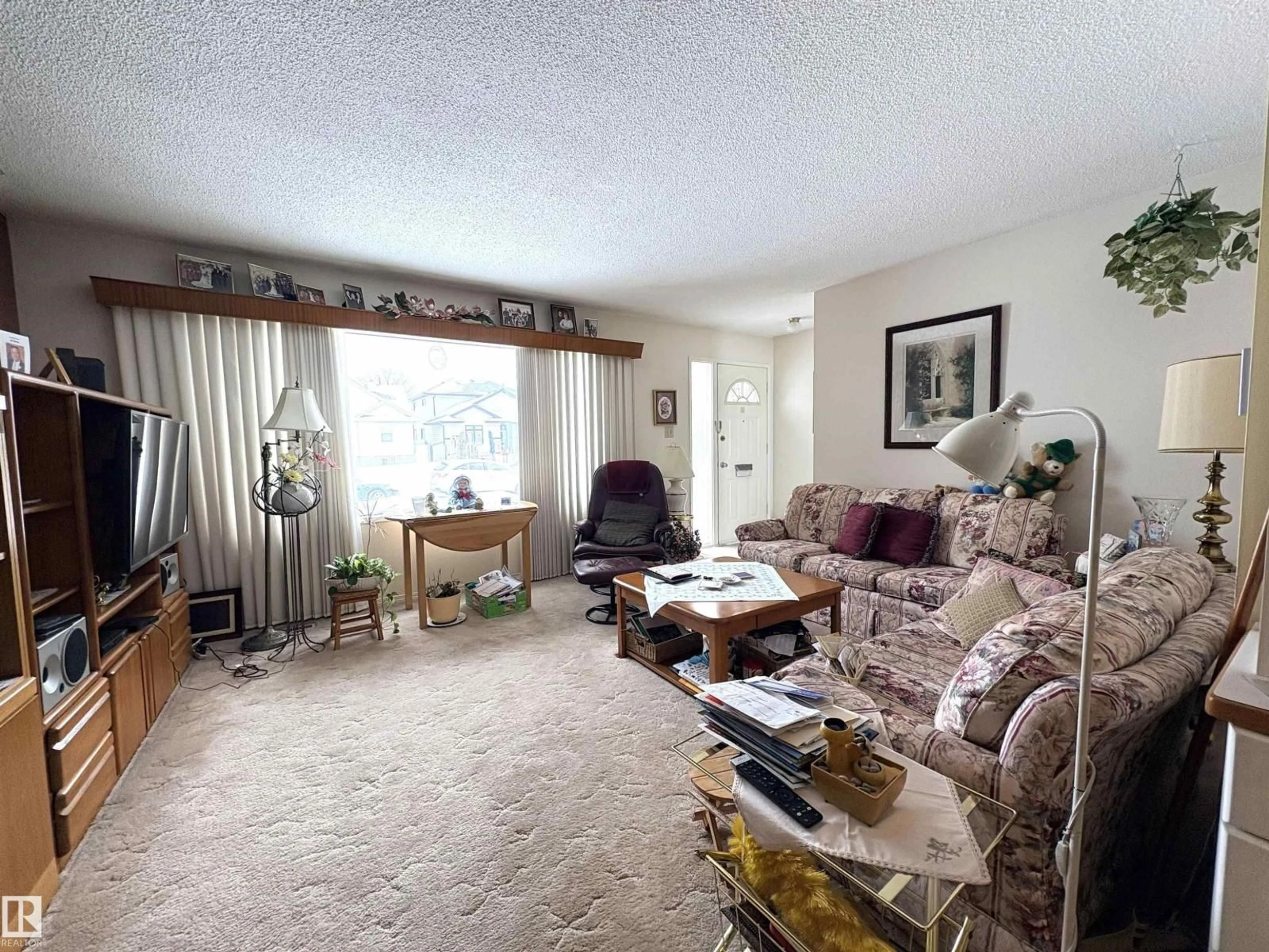 Living room with furniture, unknown for 13216 DELWOOD RD, Edmonton Alberta T5C3B4