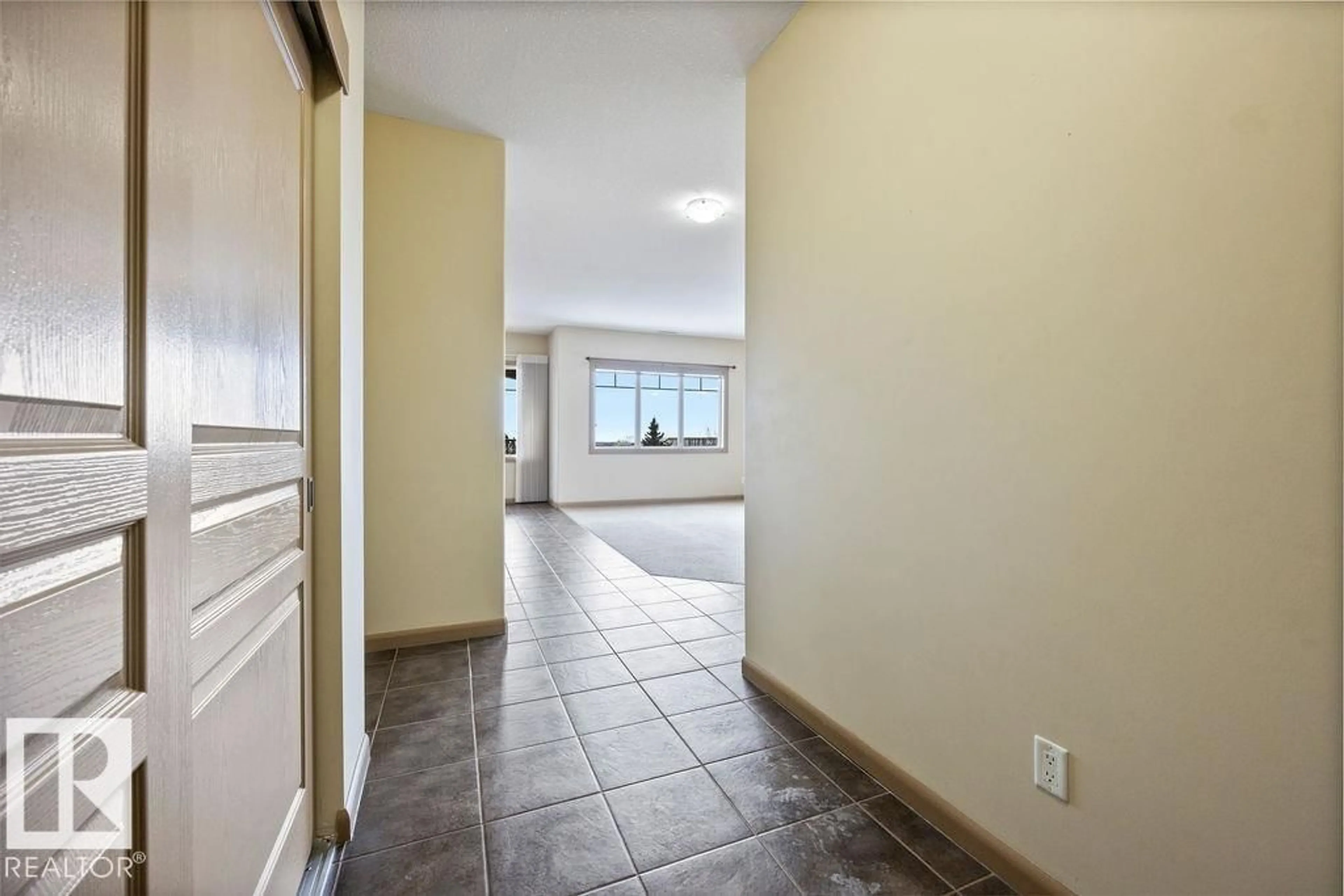 Indoor foyer for #404 - 501 PALISADES WY, Sherwood Park Alberta T8H0H8