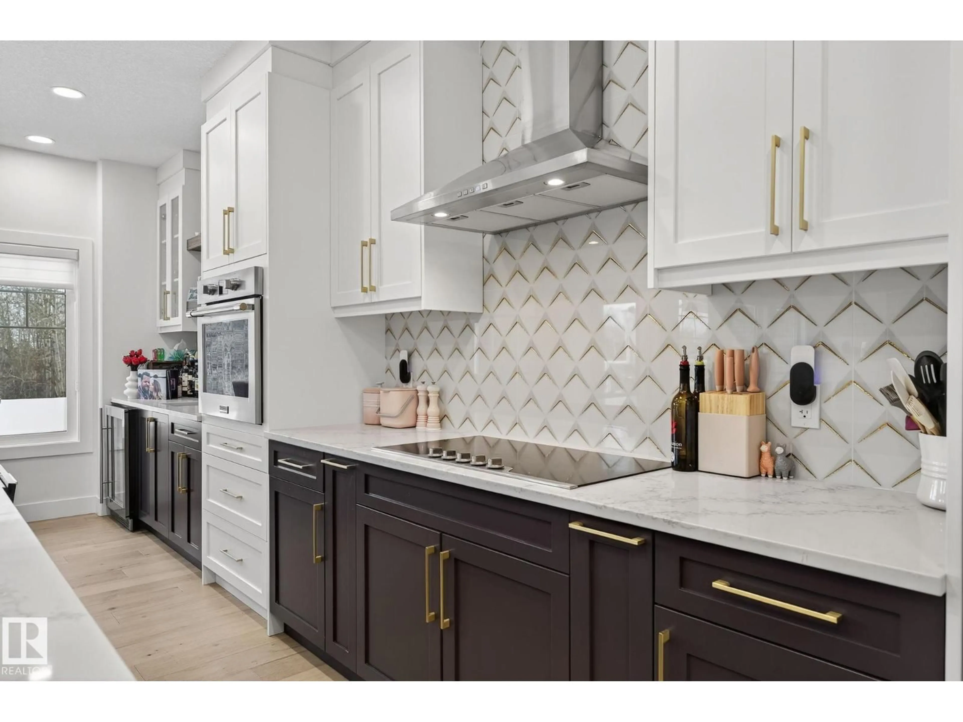 Contemporary kitchen, ceramic/tile floor for 1460 ENRIGHT LANDING LD, Edmonton Alberta T6M0Z2