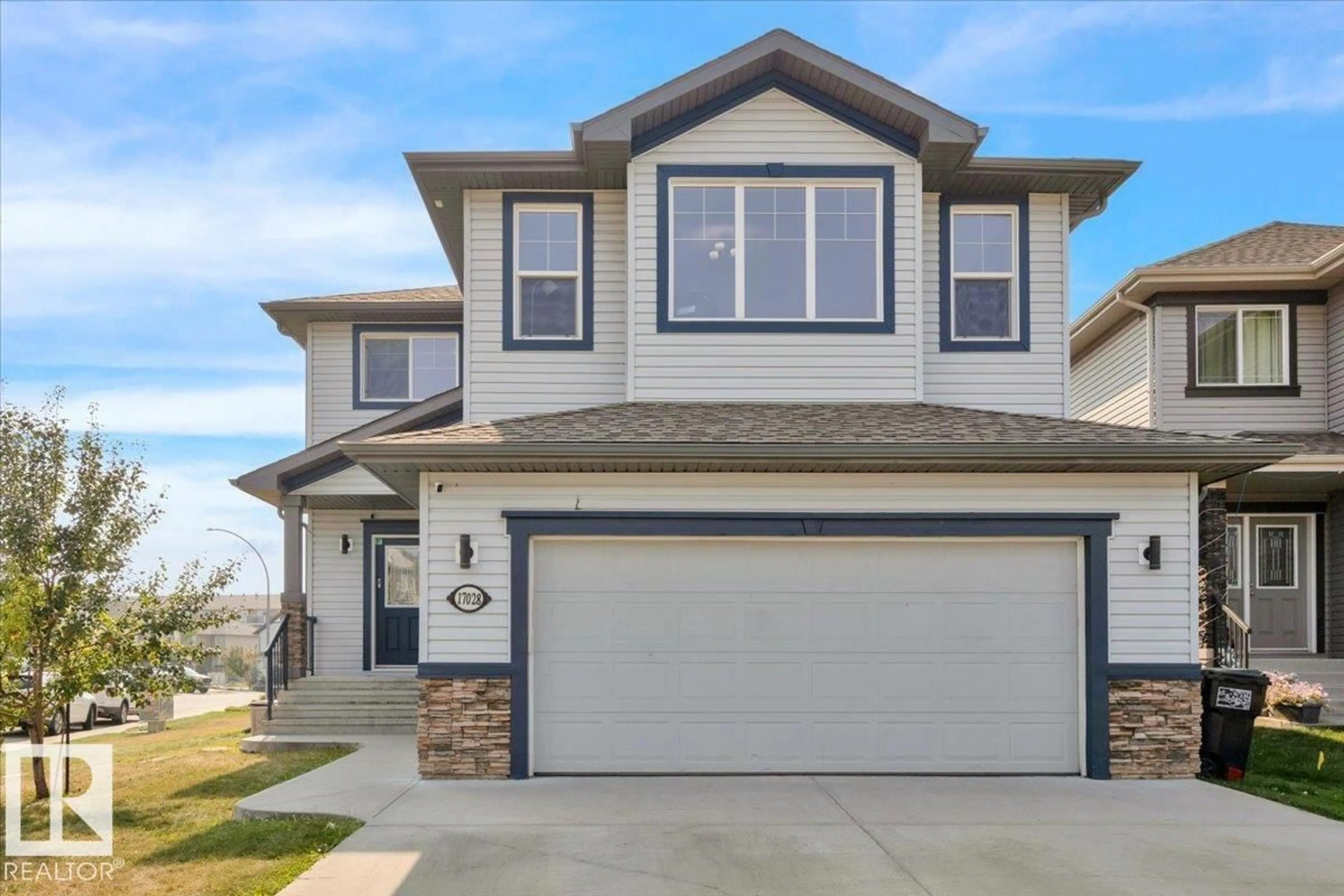 Home with vinyl exterior material, street for NW - 17028 78 ST, Edmonton Alberta T5Z0E6