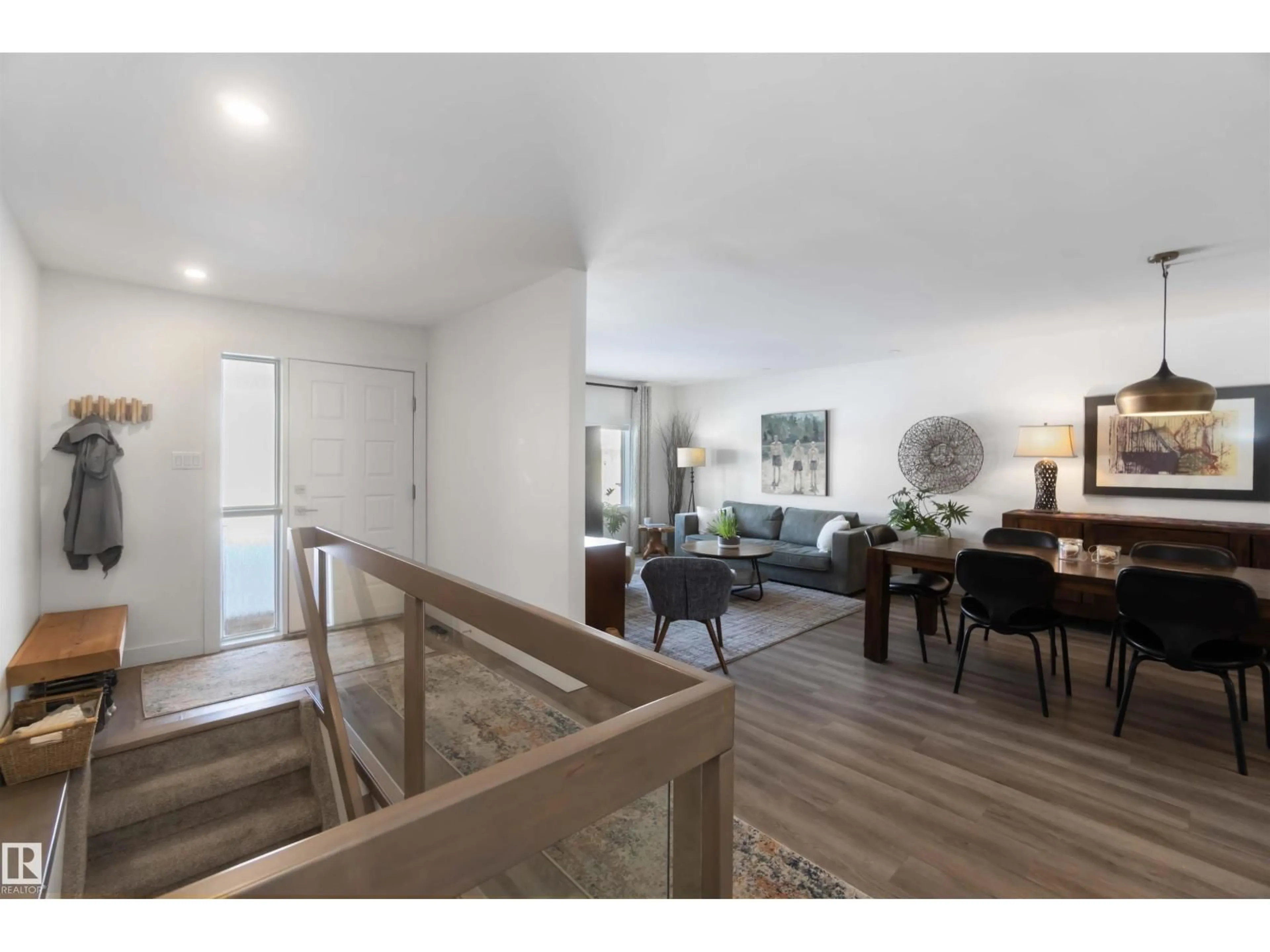 Unknown for 213 OEMING RD, Edmonton Alberta T6R1M2