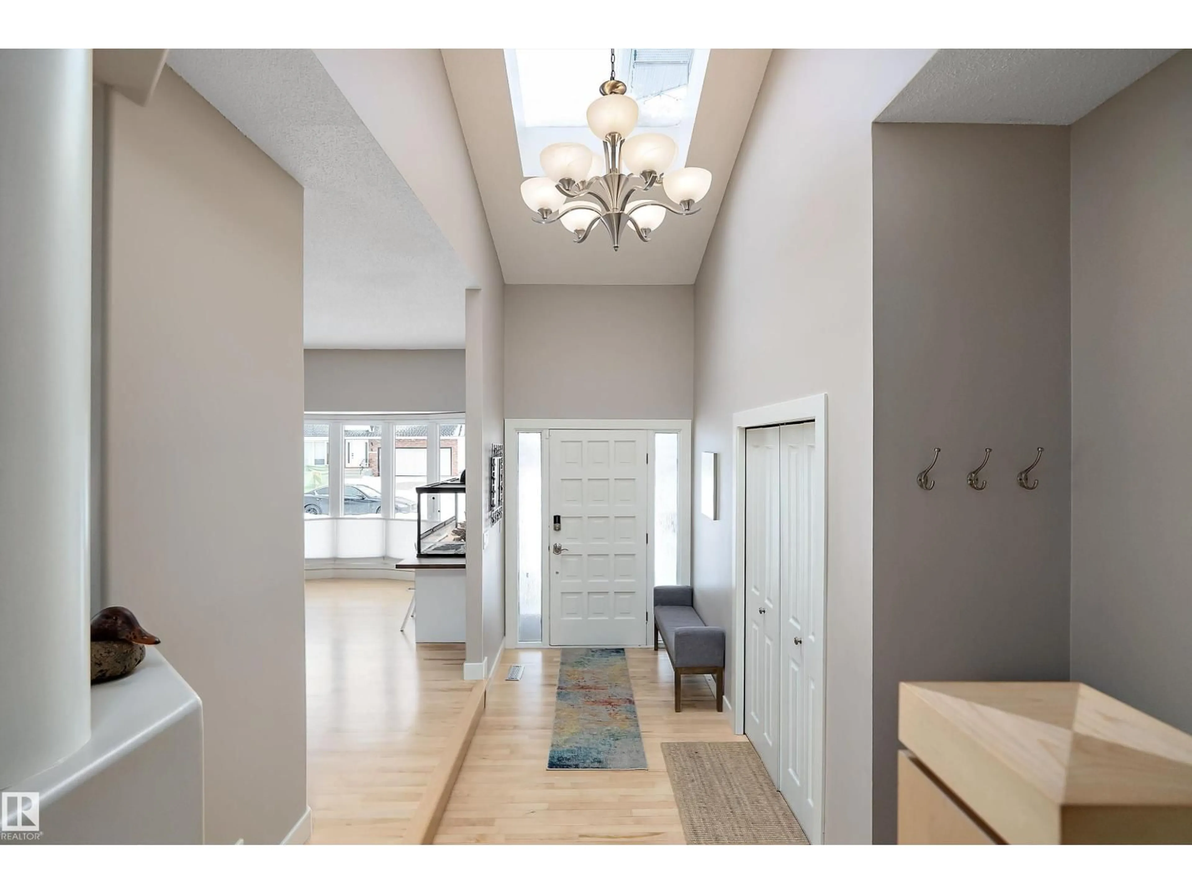 Indoor foyer for NW - 2417 111B ST, Edmonton Alberta T6J4P8